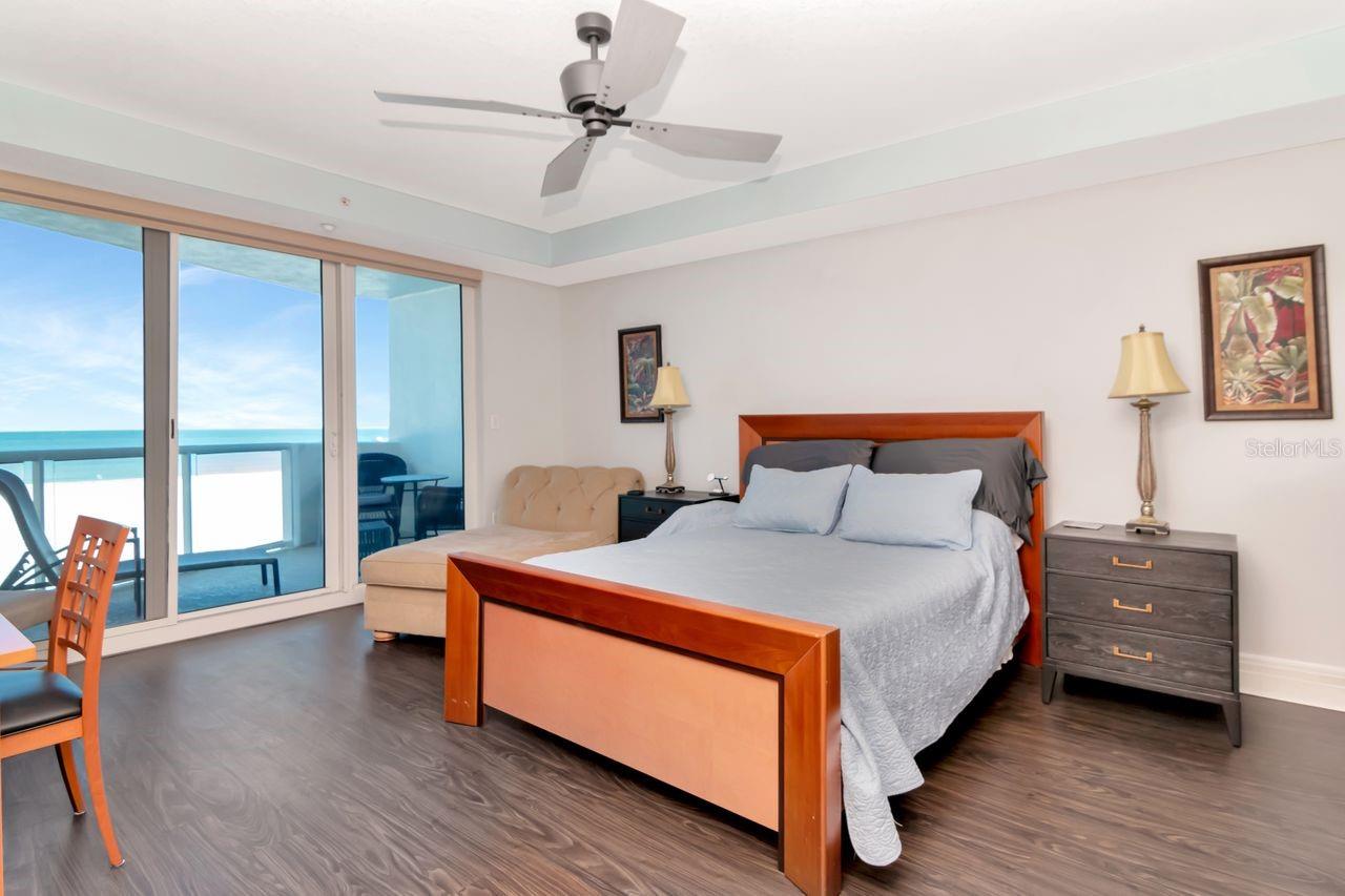 1350 GULF BLVD #301, CLEARWATER BEACH, FL, 33767