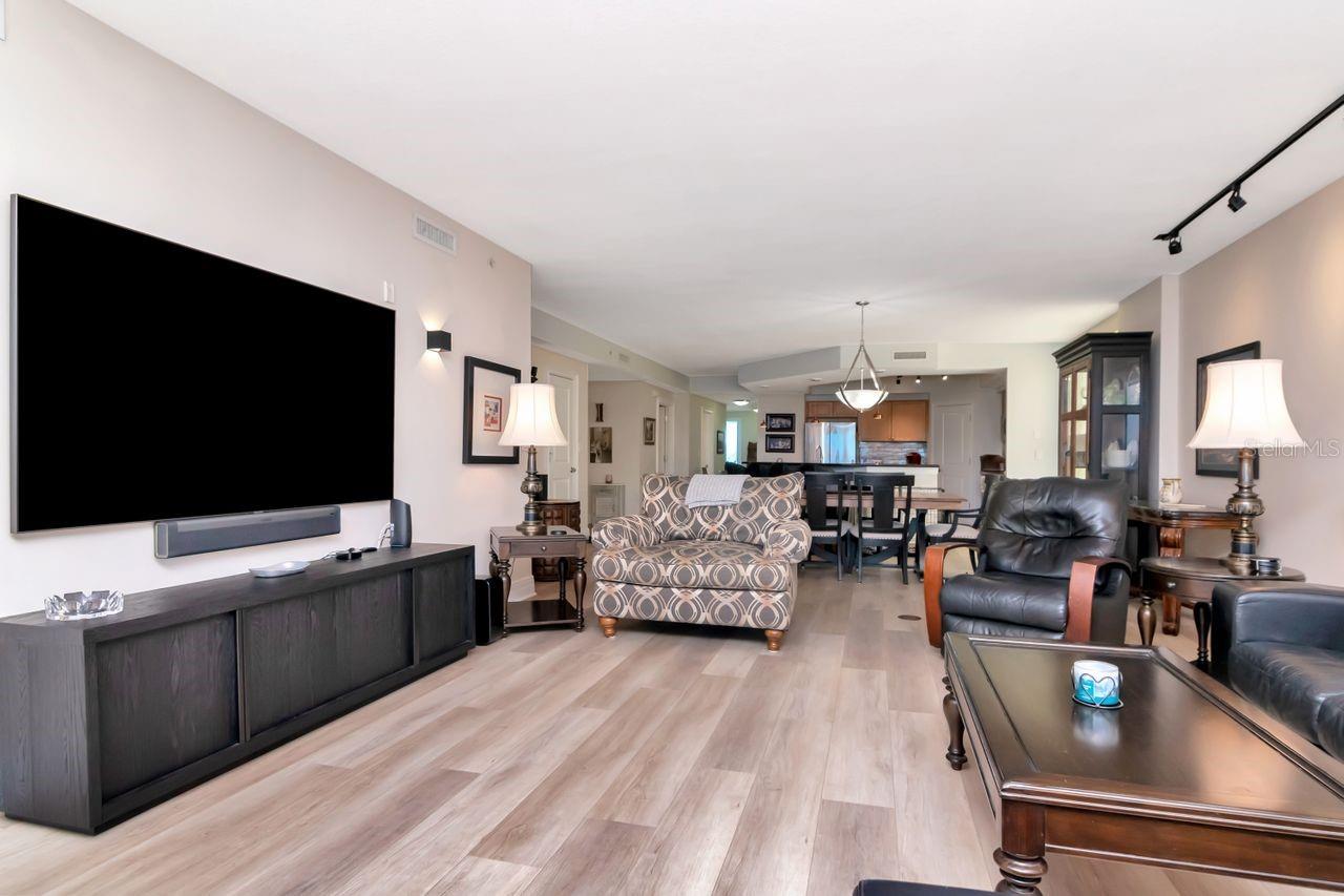 1350 GULF BLVD #301, CLEARWATER BEACH, FL, 33767