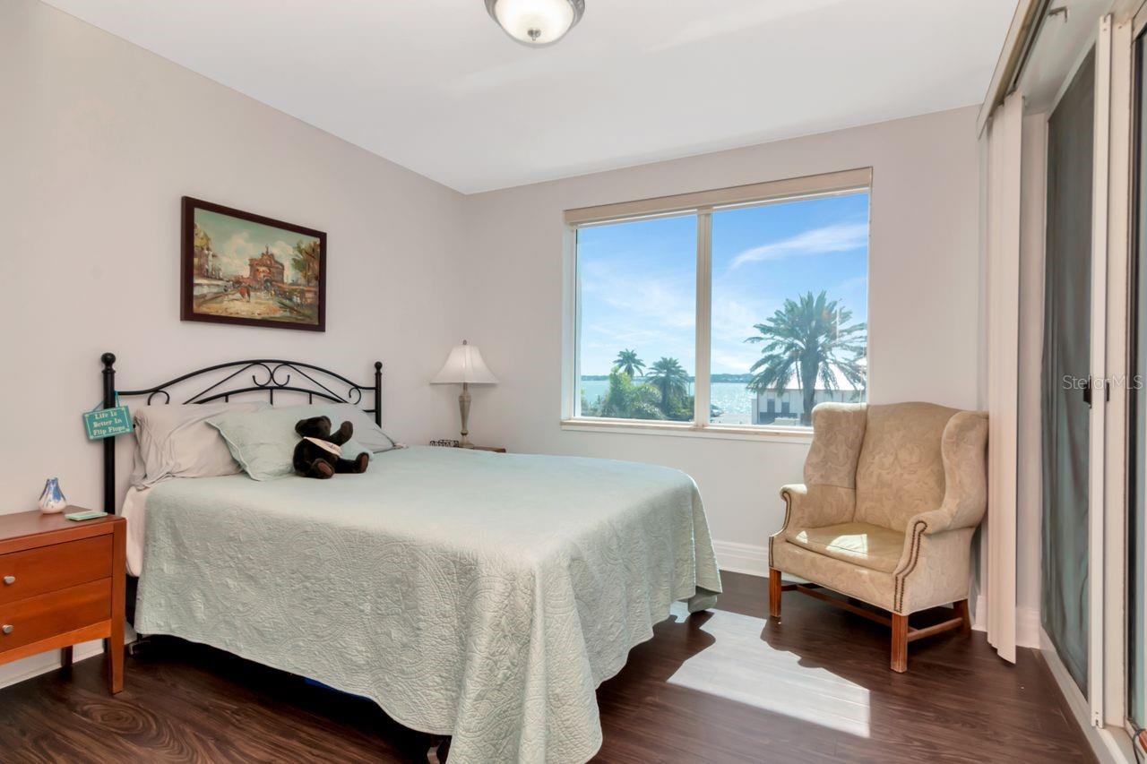 1350 GULF BLVD #301, CLEARWATER BEACH, FL, 33767