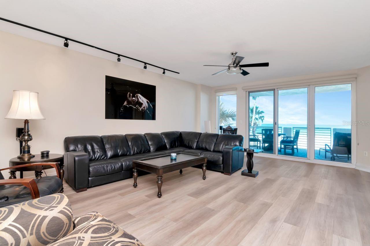 1350 GULF BLVD #301, CLEARWATER BEACH, FL, 33767