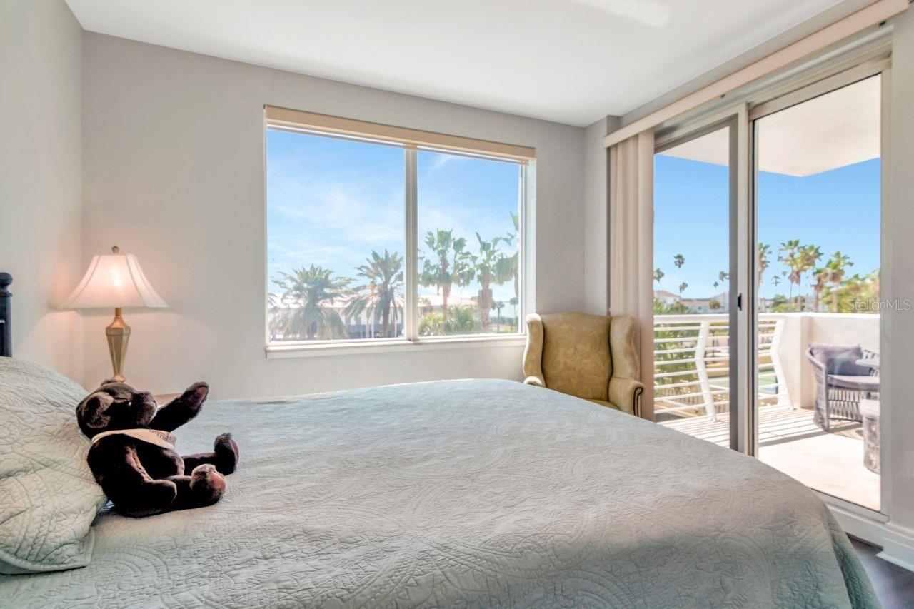 1350 GULF BLVD #301, CLEARWATER BEACH, FL, 33767