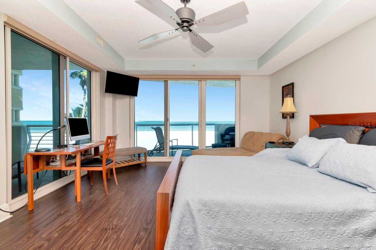 1350 GULF BLVD #301, CLEARWATER BEACH, FL, 33767