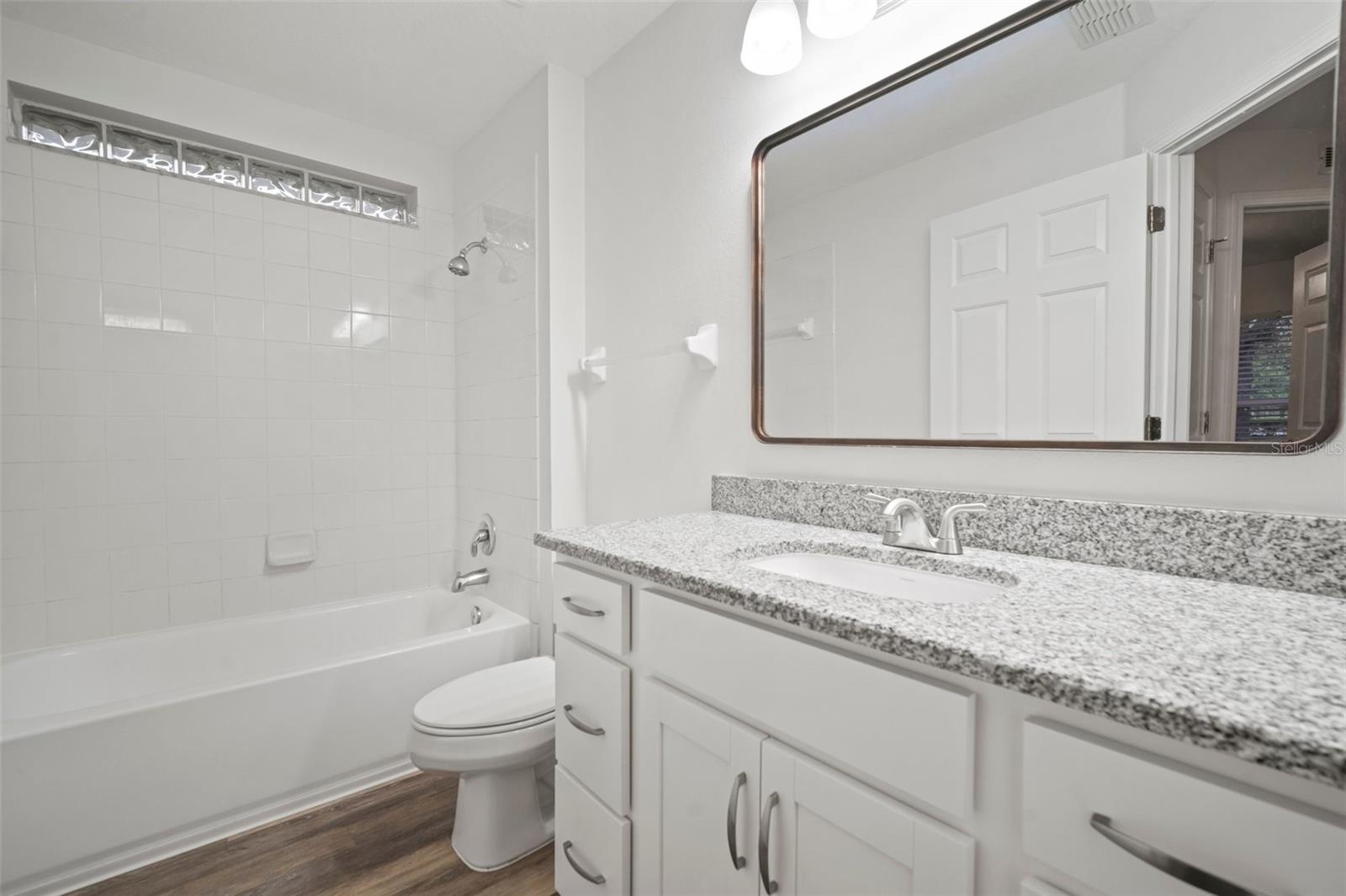 7423 OXFORD GARDEN CIR, APOLLO BEACH, FL, 33572