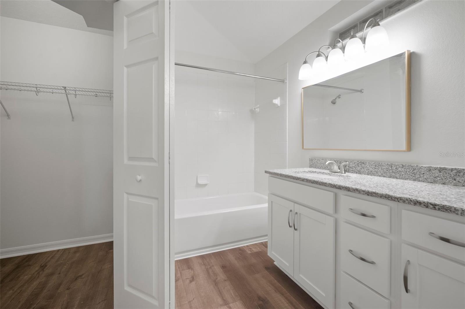 7423 OXFORD GARDEN CIR, APOLLO BEACH, FL, 33572