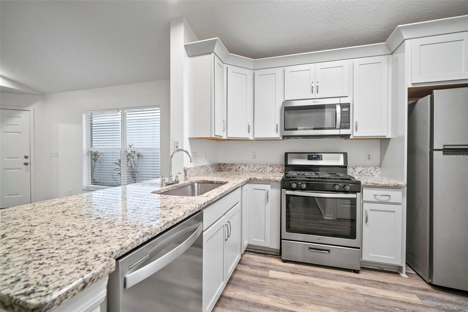 7423 OXFORD GARDEN CIR, APOLLO BEACH, FL, 33572
