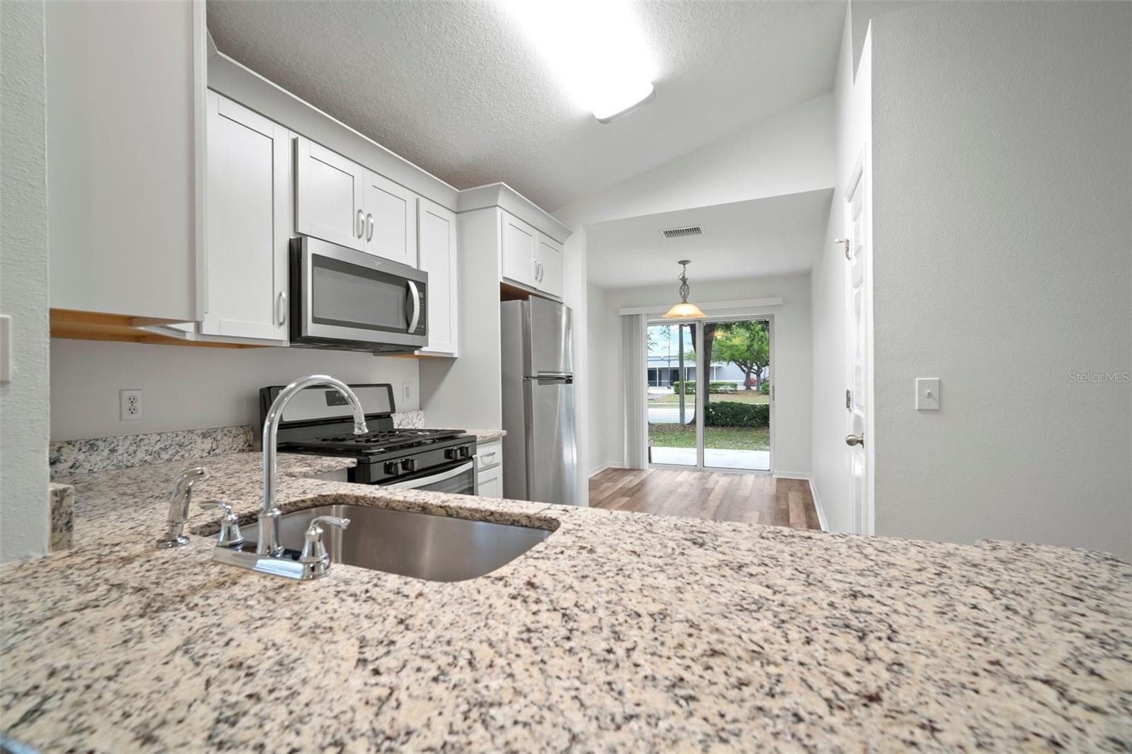 7423 OXFORD GARDEN CIR, APOLLO BEACH, FL, 33572
