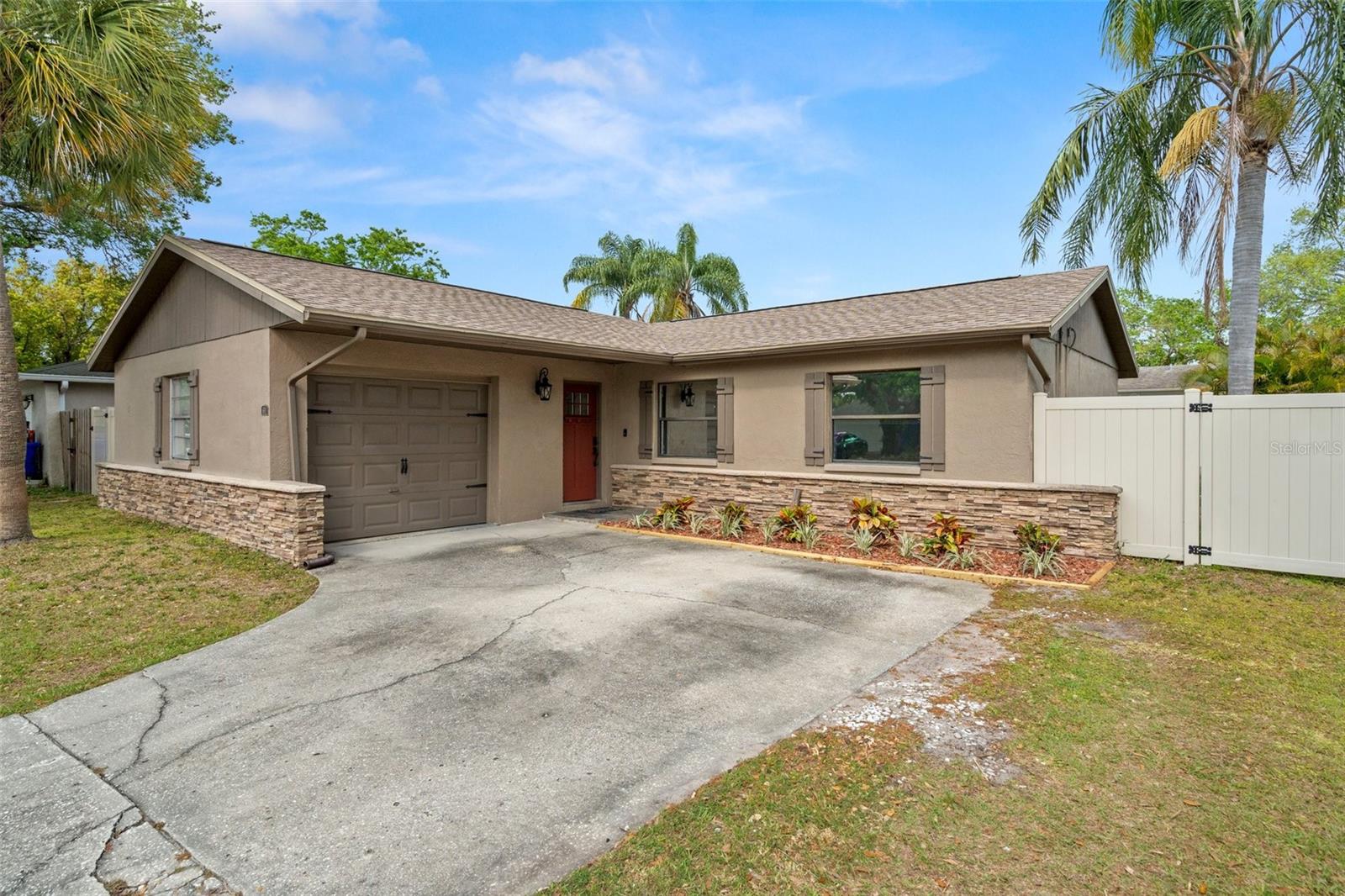 611 LIMETREE DR, OLDSMAR, FL, 34677