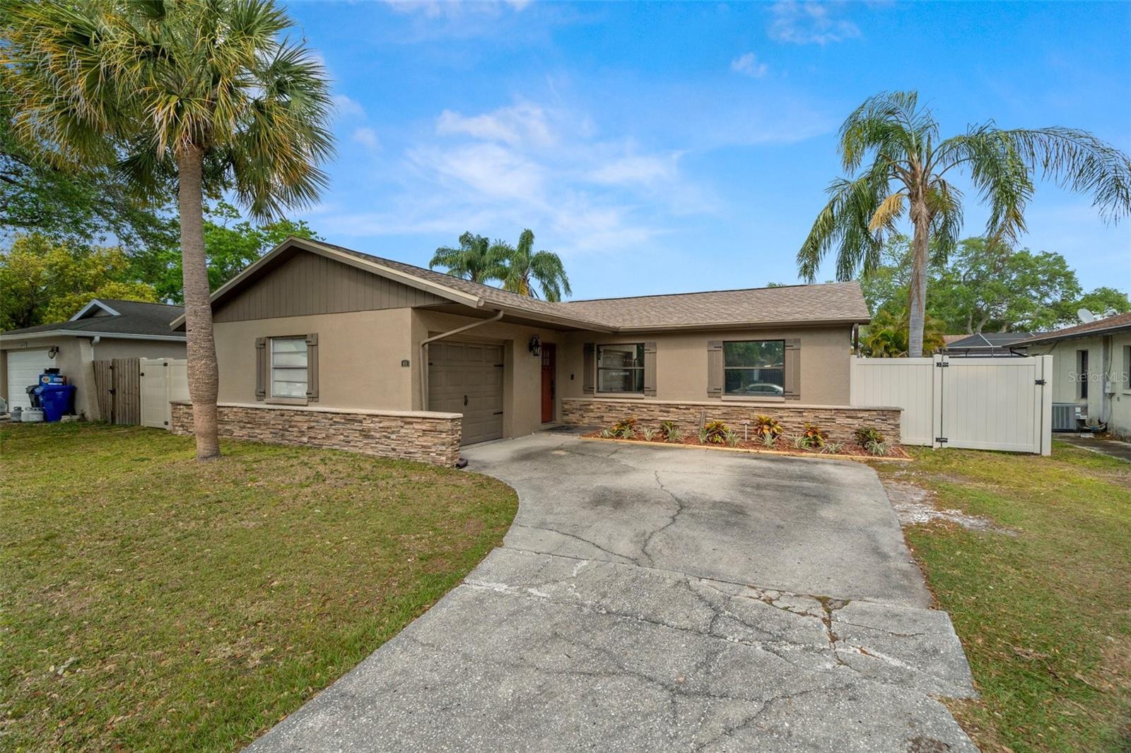 611 LIMETREE DR, OLDSMAR, FL, 34677