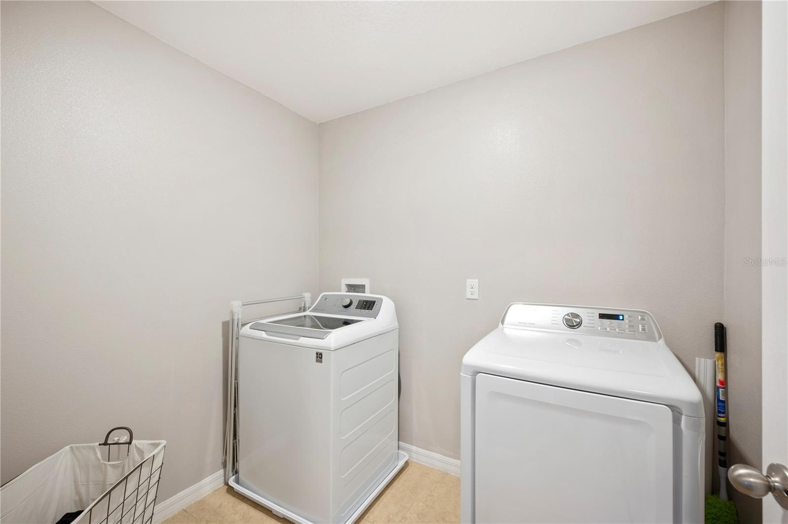 1018 ROBERTA RD, LAKE WALES, FL, 33853