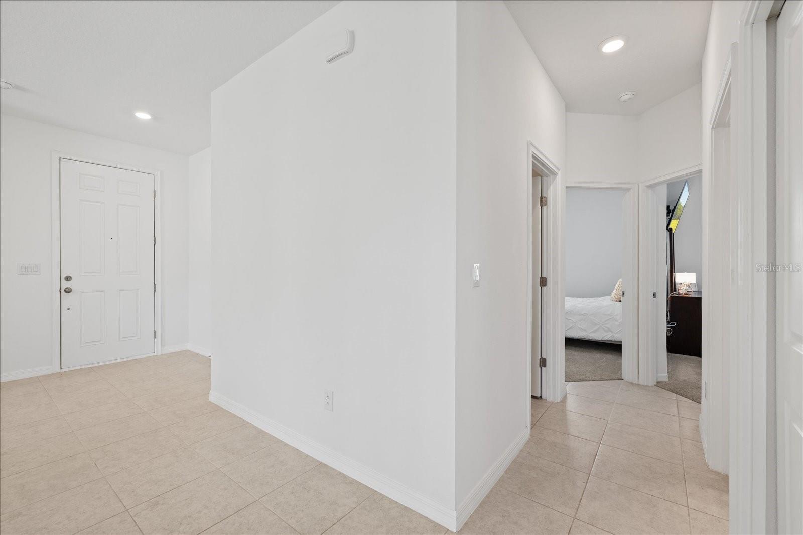 1050 DAVIS HEATHER CIR, SEFFNER, FL, 33584