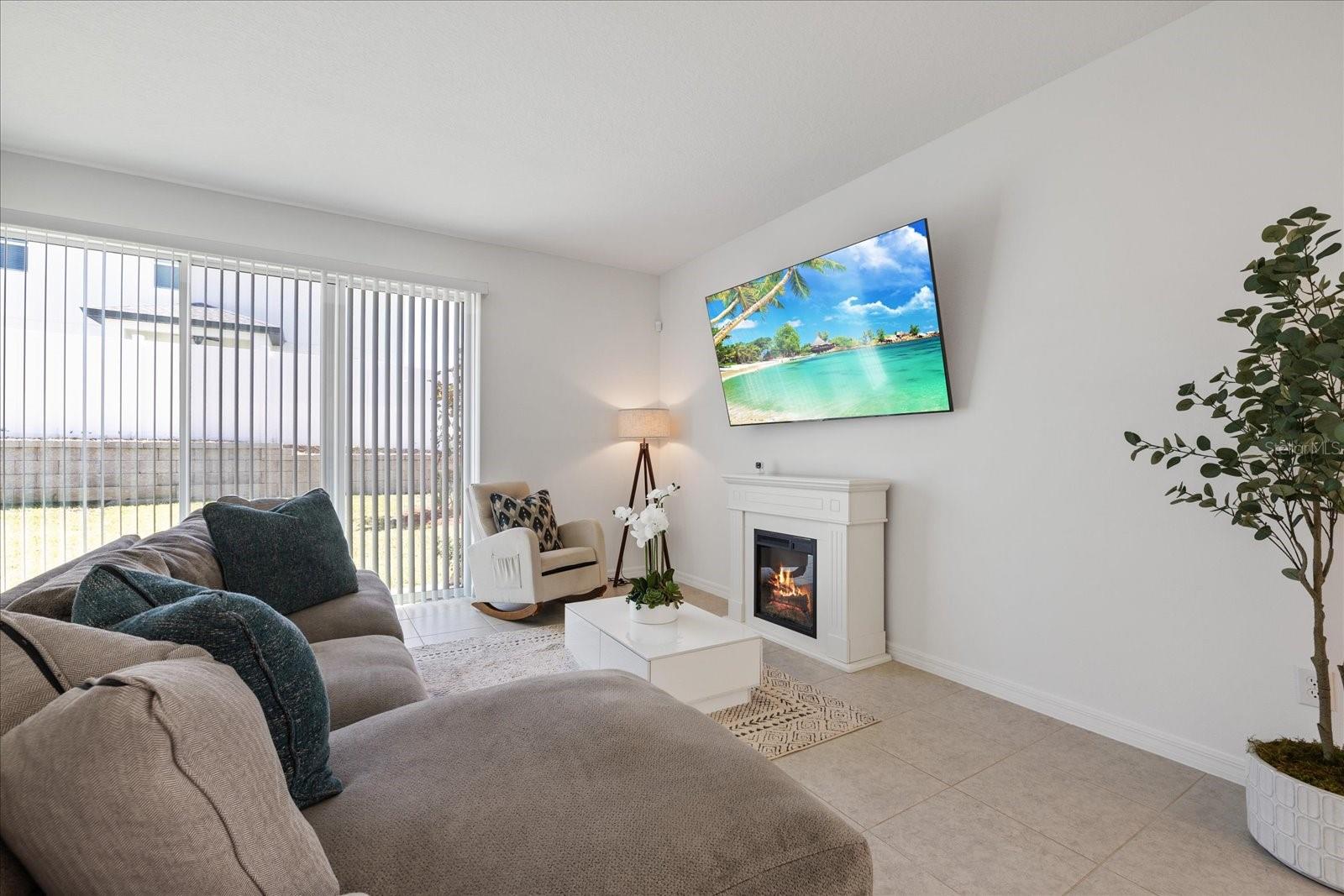 1050 DAVIS HEATHER CIR, SEFFNER, FL, 33584