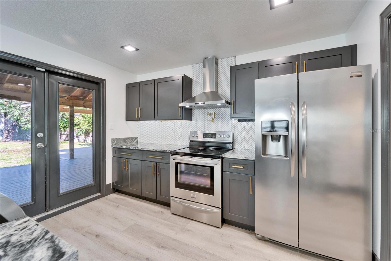 9208 N 27TH ST, TAMPA, FL, 33612