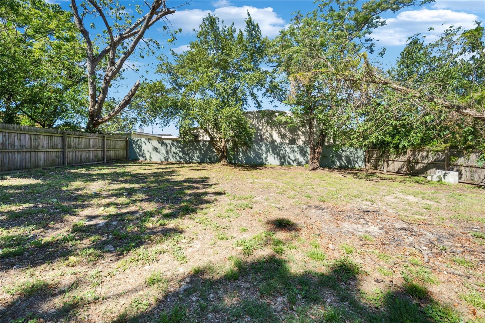 9208 N 27TH ST, TAMPA, FL, 33612