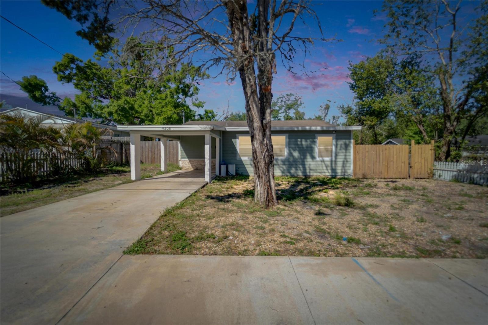 9208 N 27TH ST, TAMPA, FL, 33612