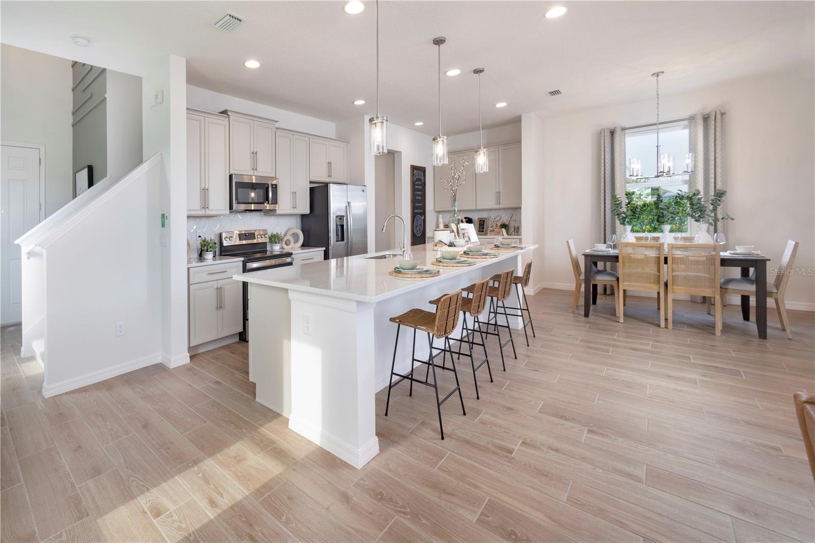 7104 DILLY LAKE AVE, GROVELAND, FL, 34736