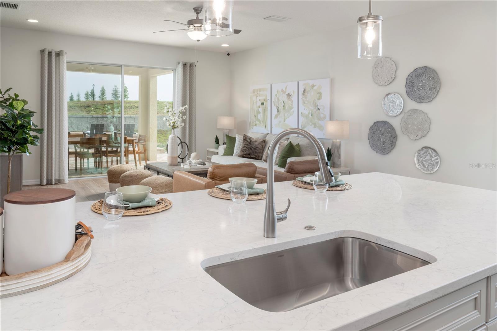 7104 DILLY LAKE AVE, GROVELAND, FL, 34736
