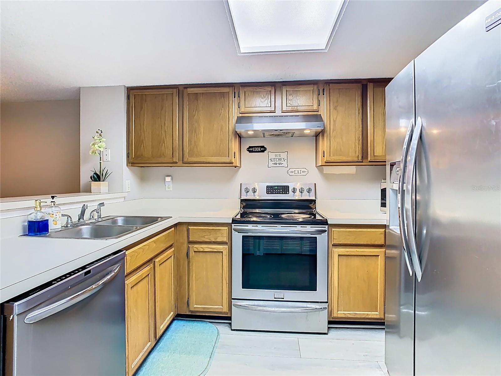 2259 FLETCHERS POINT CIR, TAMPA, FL, 33613