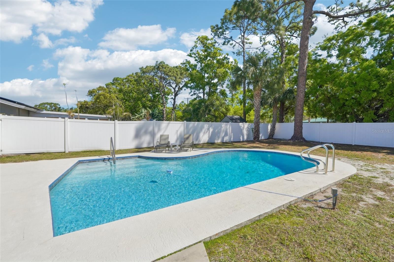 2033 WHITNEY DR, CLEARWATER, FL, 33760