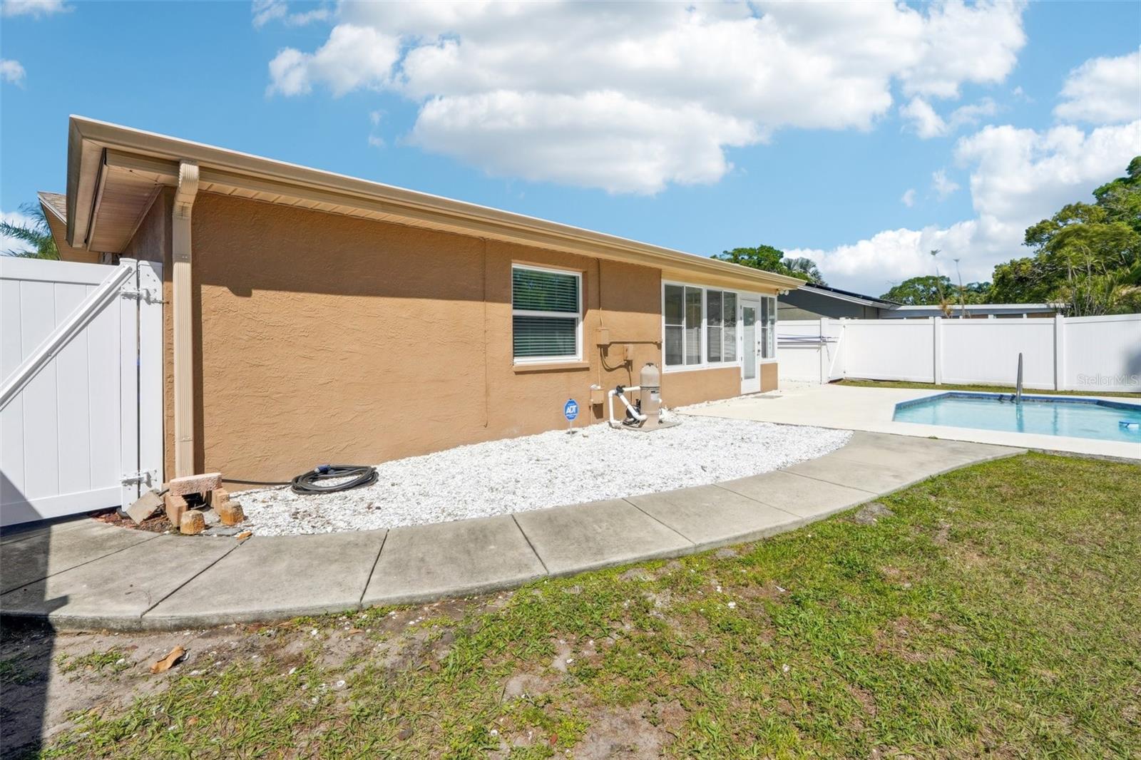2033 WHITNEY DR, CLEARWATER, FL, 33760