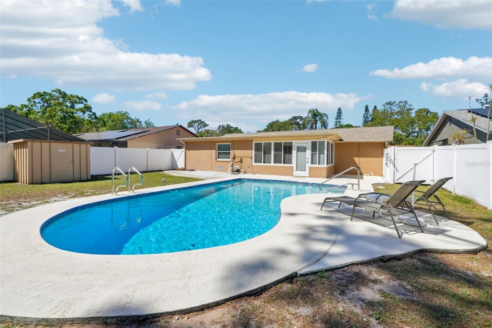 2033 WHITNEY DR, CLEARWATER, FL, 33760
