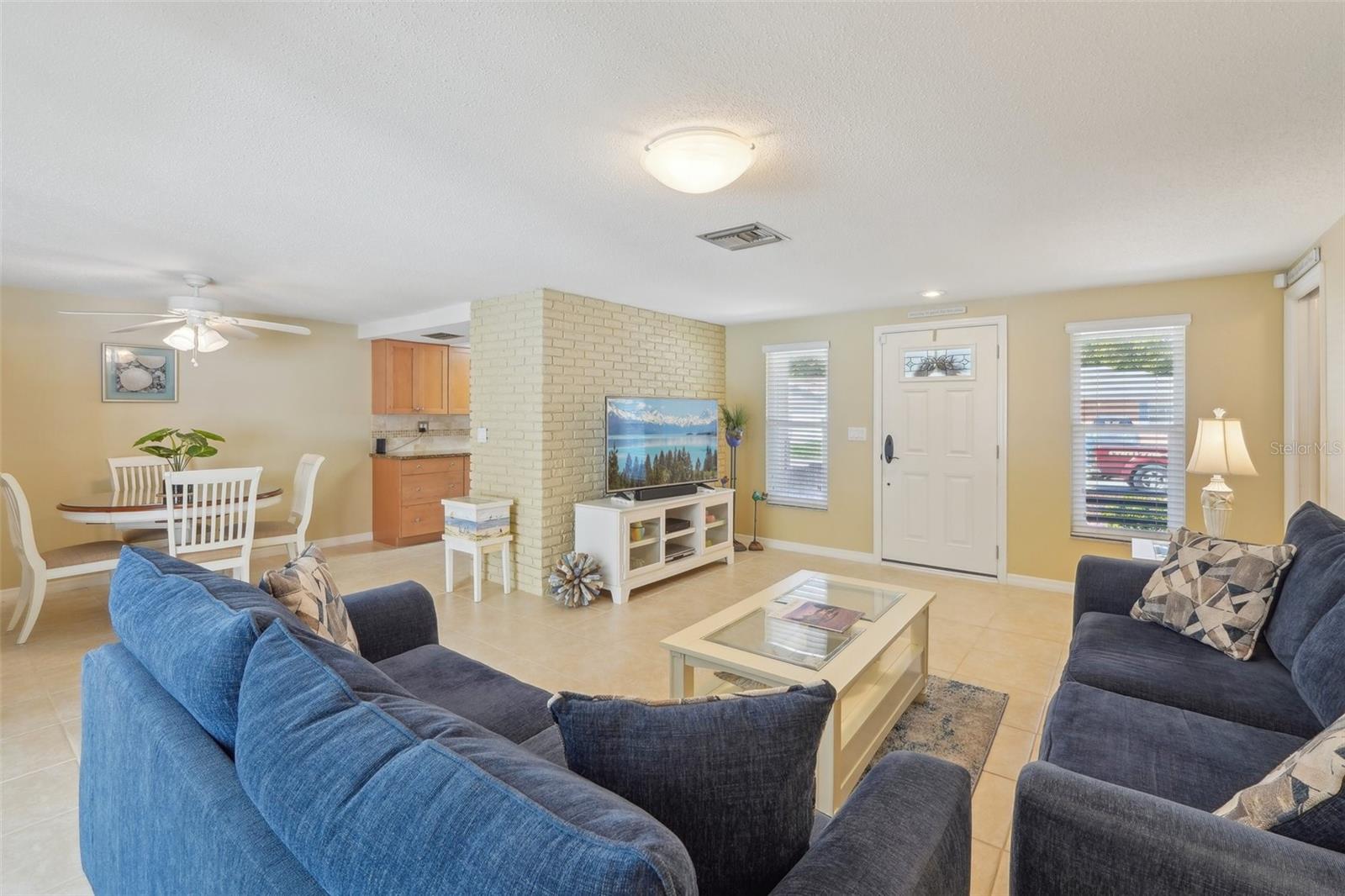 2033 WHITNEY DR, CLEARWATER, FL, 33760