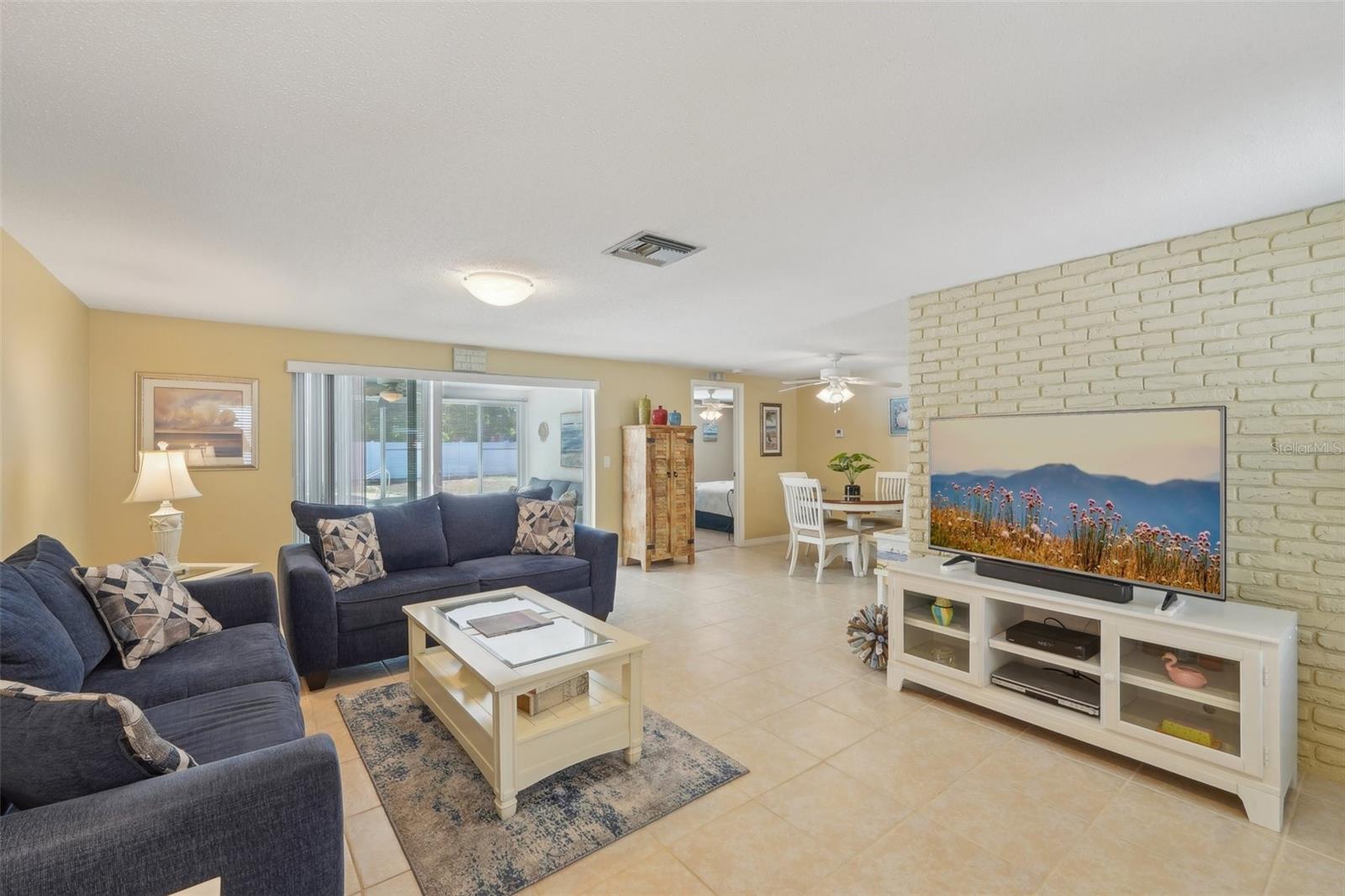 2033 WHITNEY DR, CLEARWATER, FL, 33760