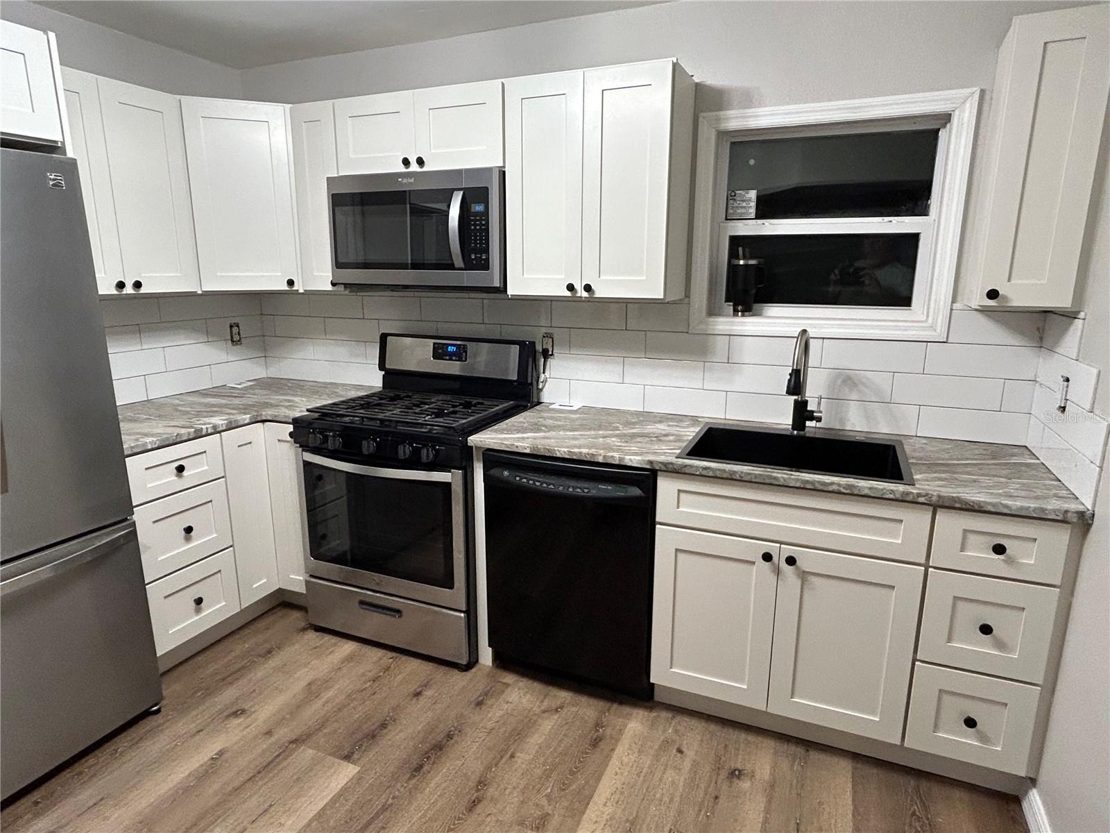 207 W GREENWOOD ST, GROVELAND, FL, 34736