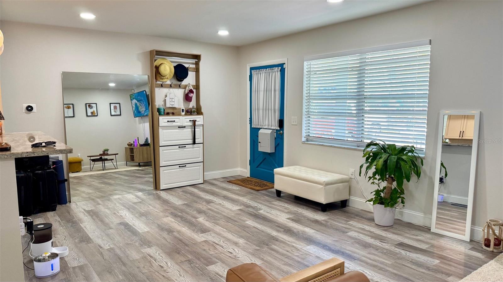 232 SE MONROE CIR N, ST PETERSBURG, FL, 33703
