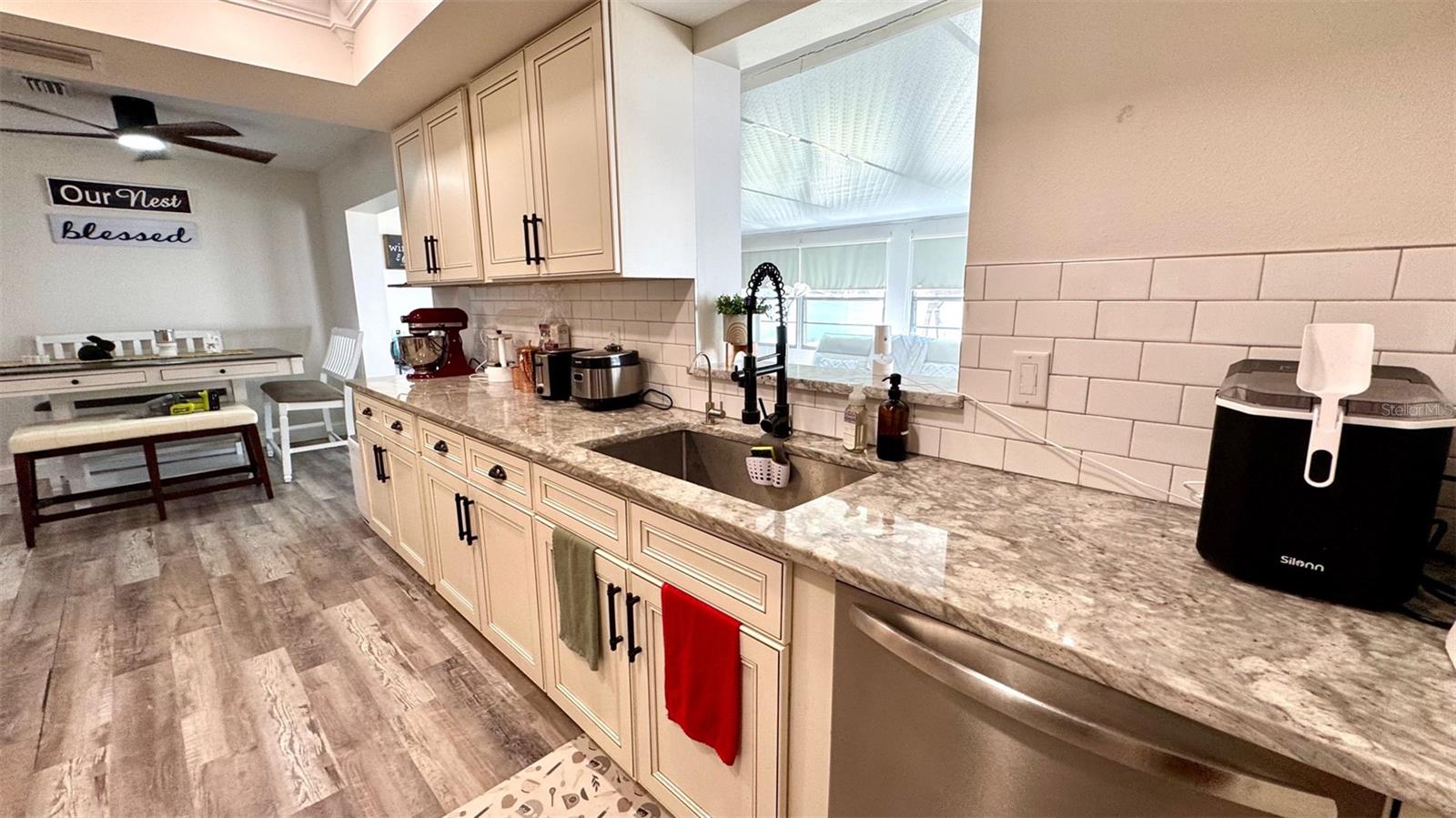 232 SE MONROE CIR N, ST PETERSBURG, FL, 33703