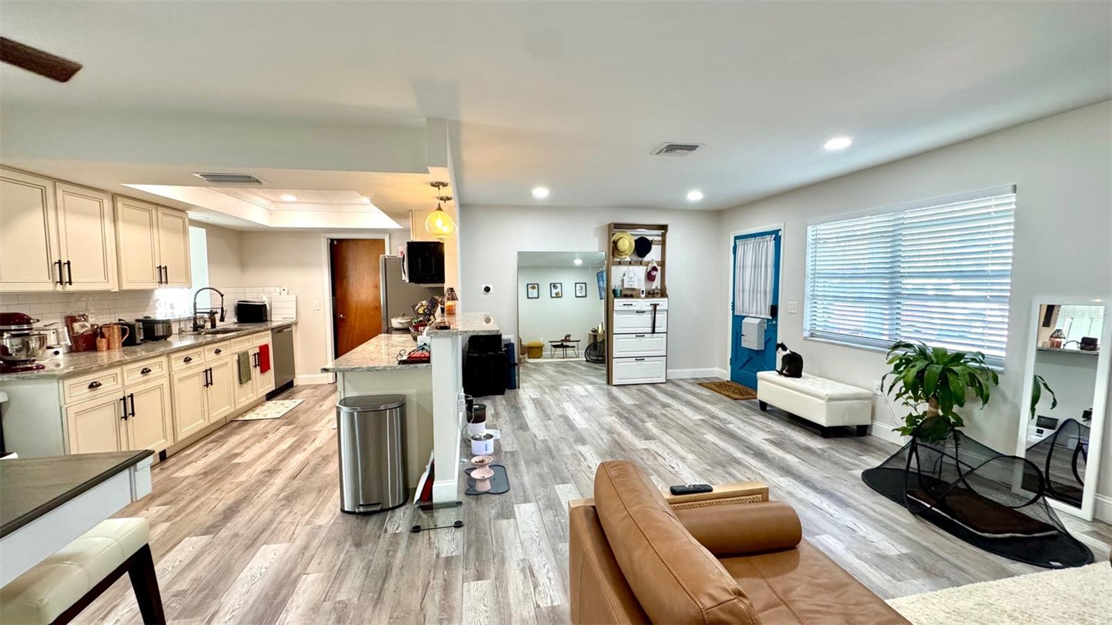 232 SE MONROE CIR N, ST PETERSBURG, FL, 33703