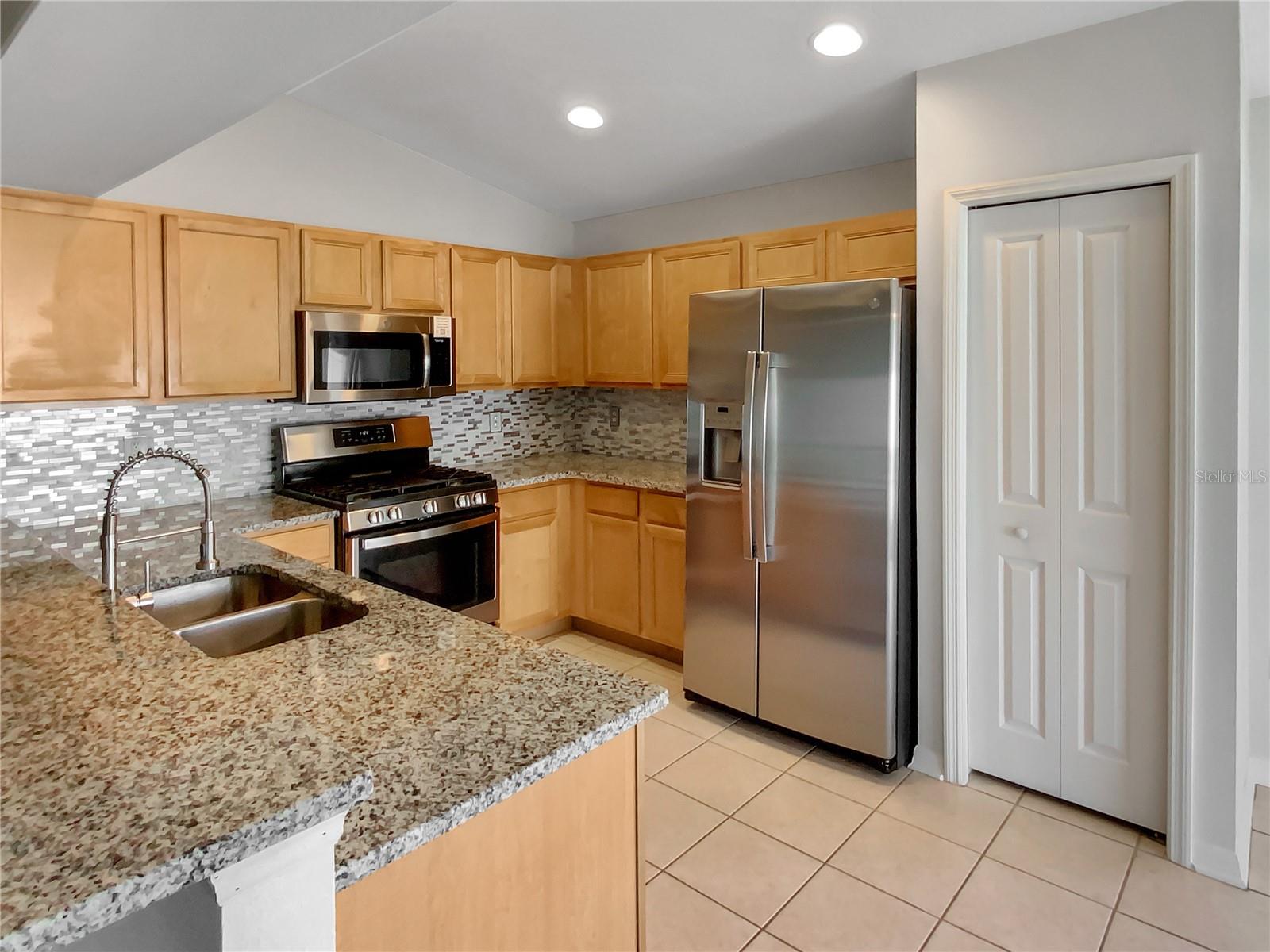 6721 SOMERSET GARDEN WAY, APOLLO BEACH, FL, 33572