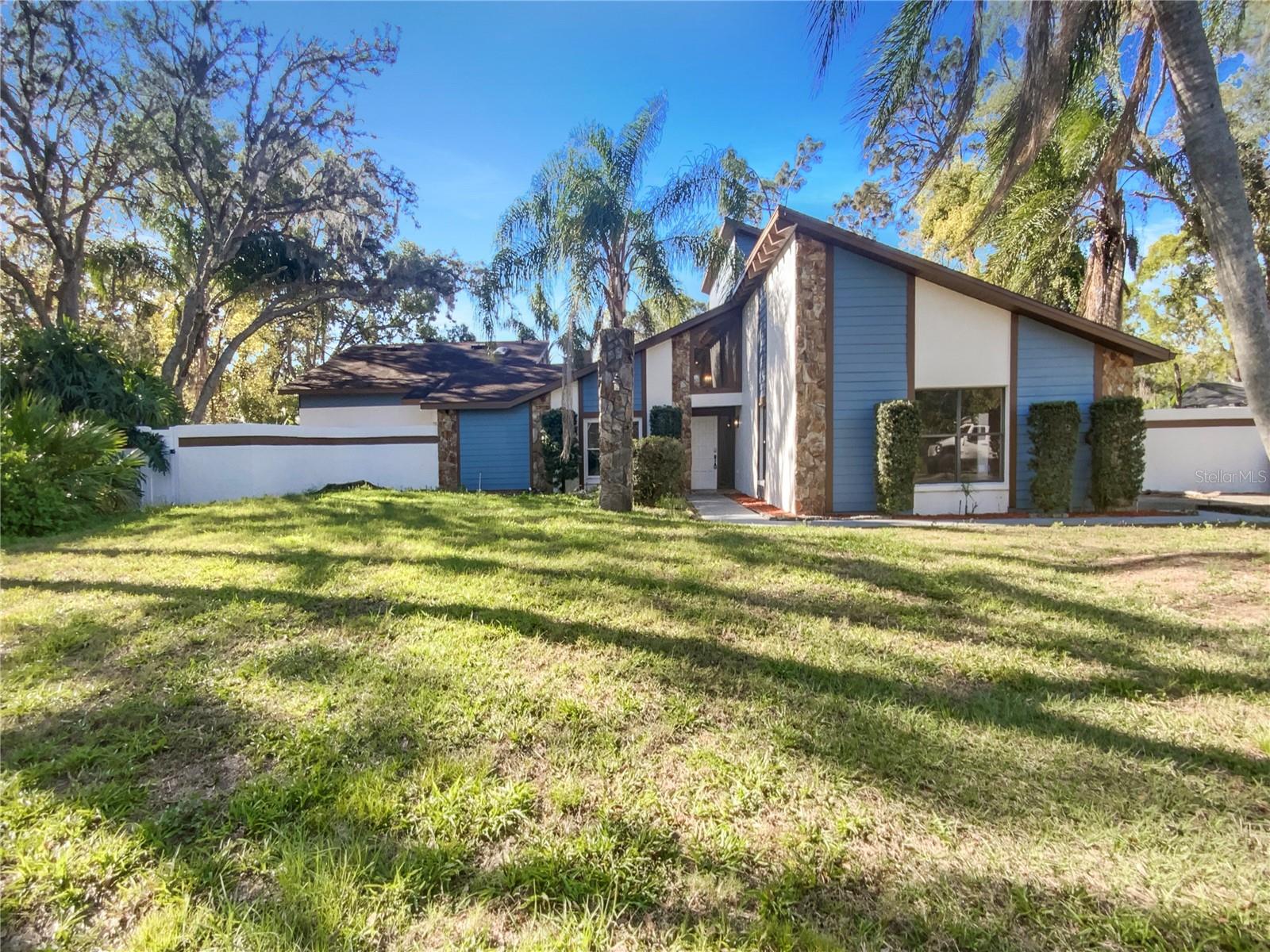 2405 BURLWOOD DR, LUTZ, FL, 33549