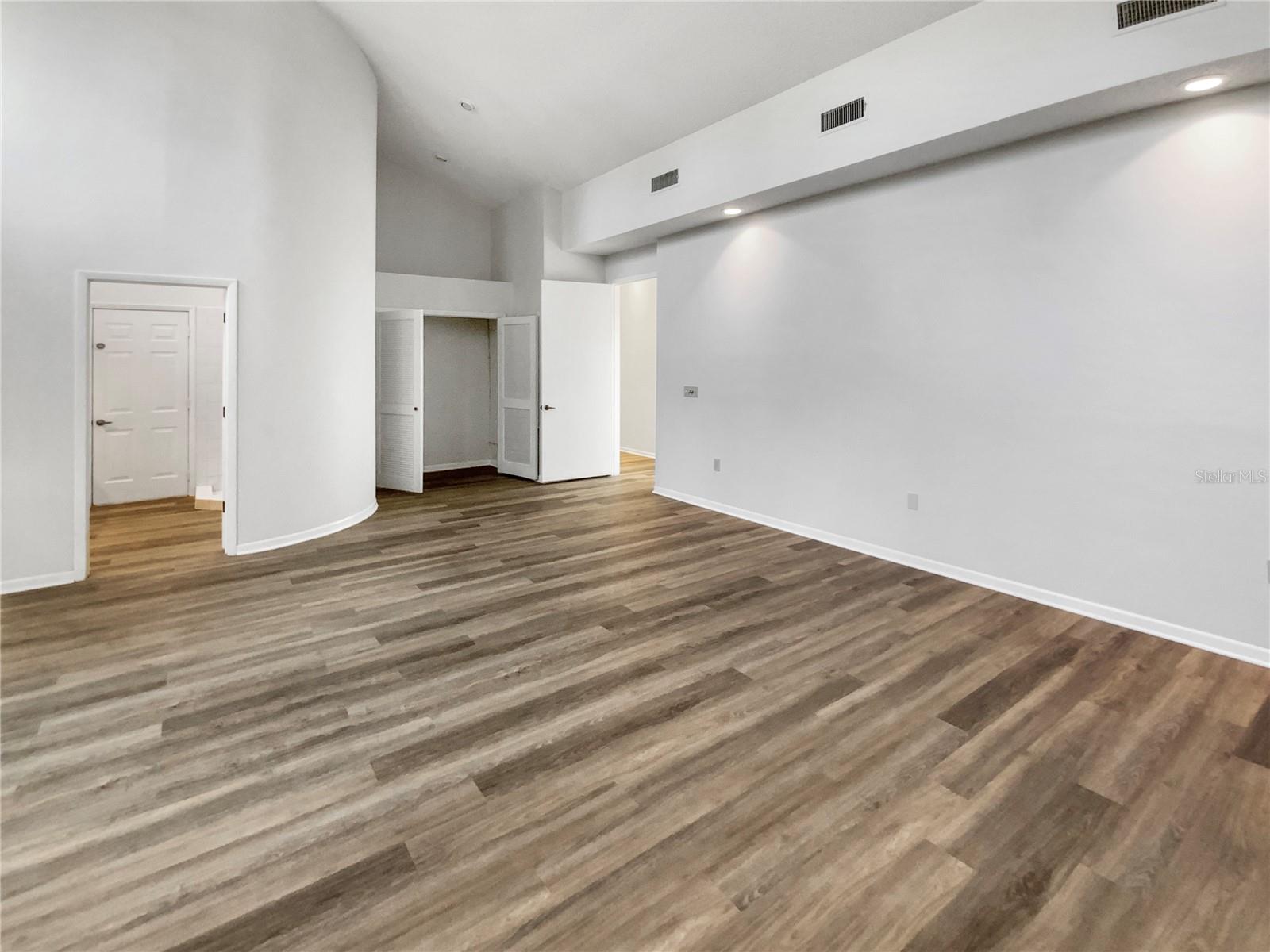 2405 BURLWOOD DR, LUTZ, FL, 33549