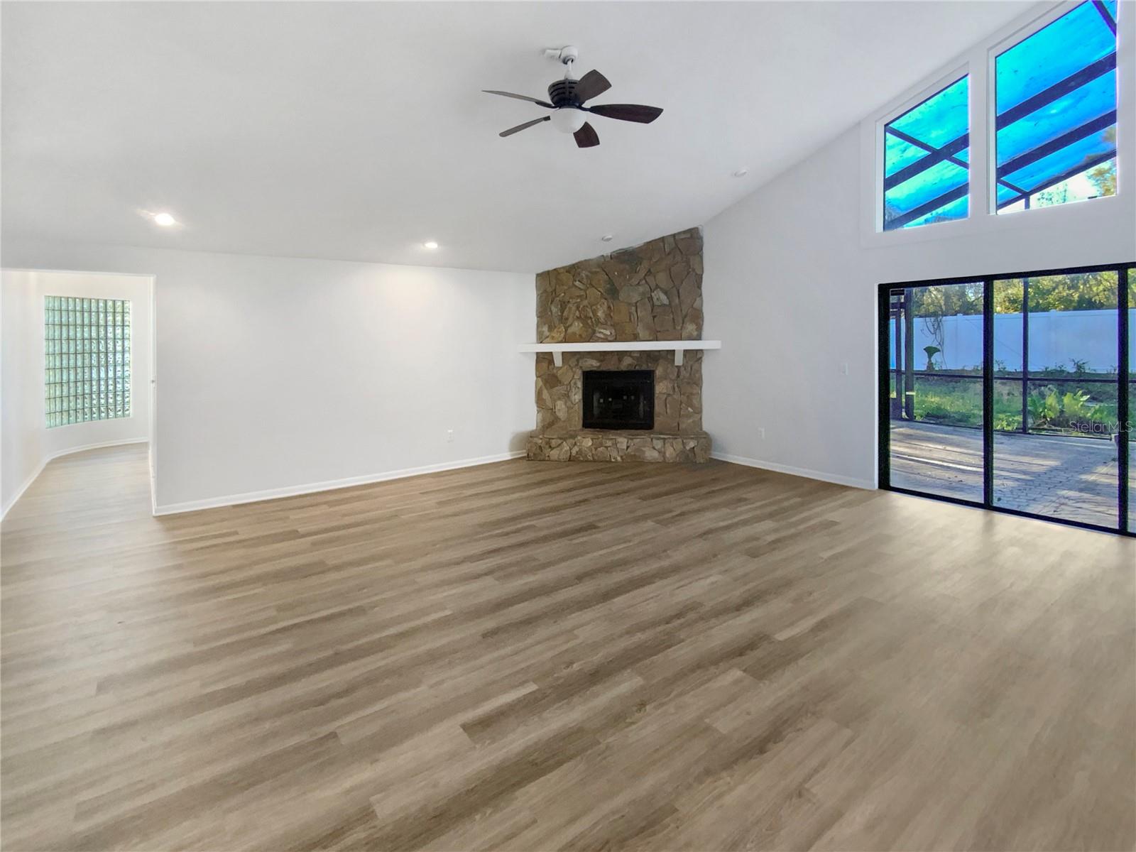 2405 BURLWOOD DR, LUTZ, FL, 33549