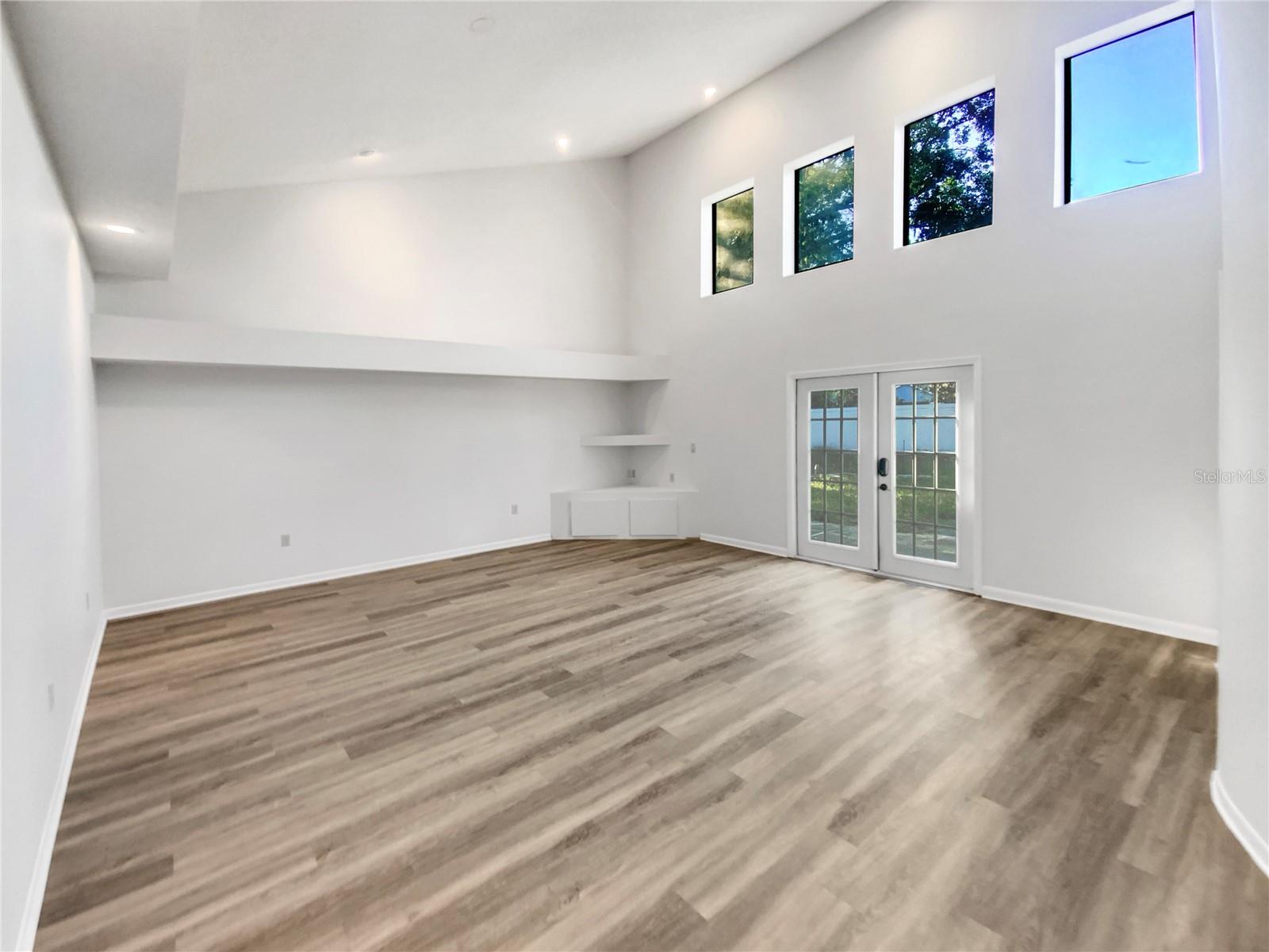 2405 BURLWOOD DR, LUTZ, FL, 33549