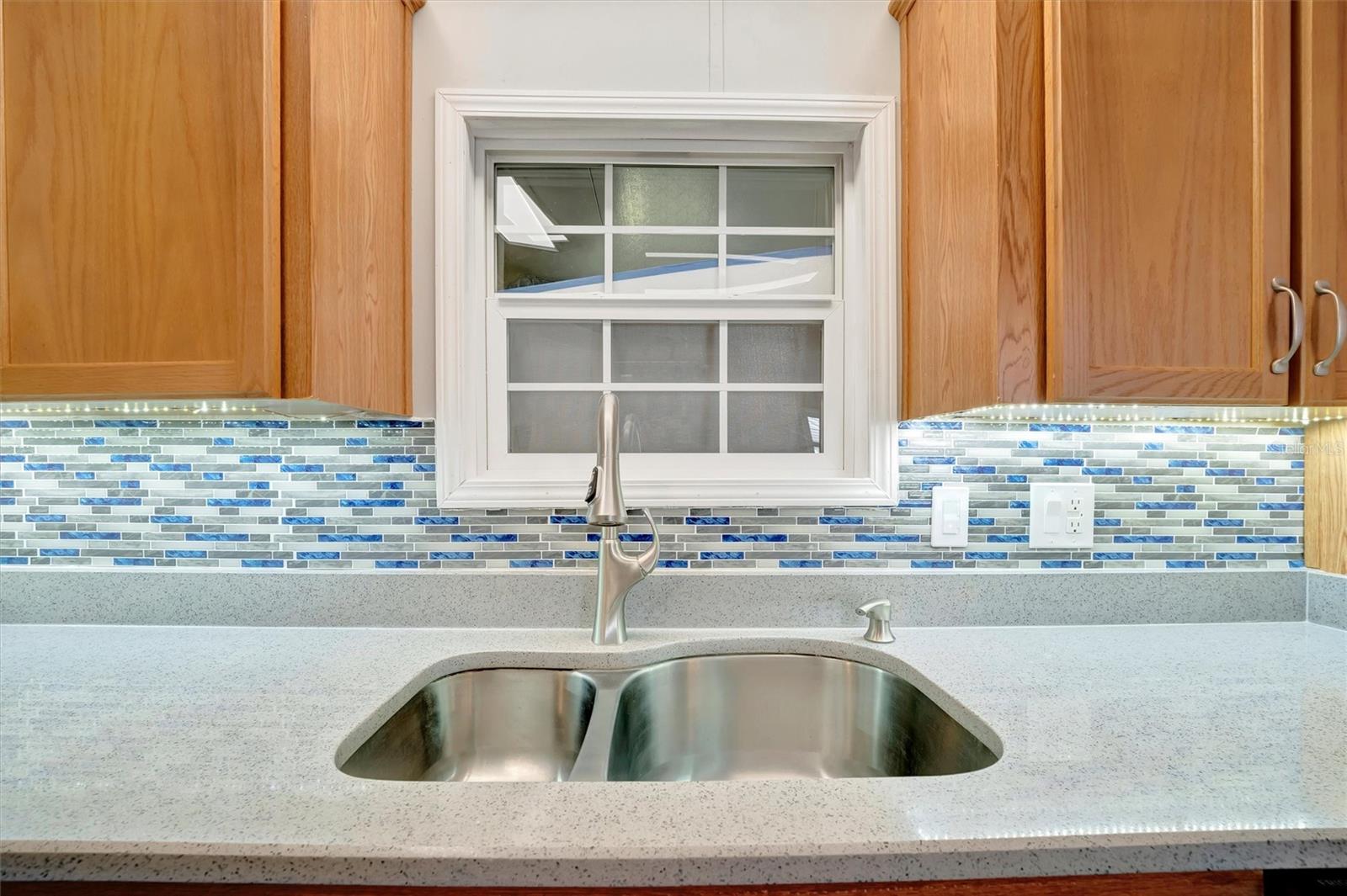 109 W SAINT LUCIA LOOP, APOLLO BEACH, FL, 33572