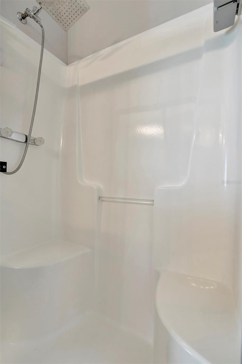 109 W SAINT LUCIA LOOP, APOLLO BEACH, FL, 33572