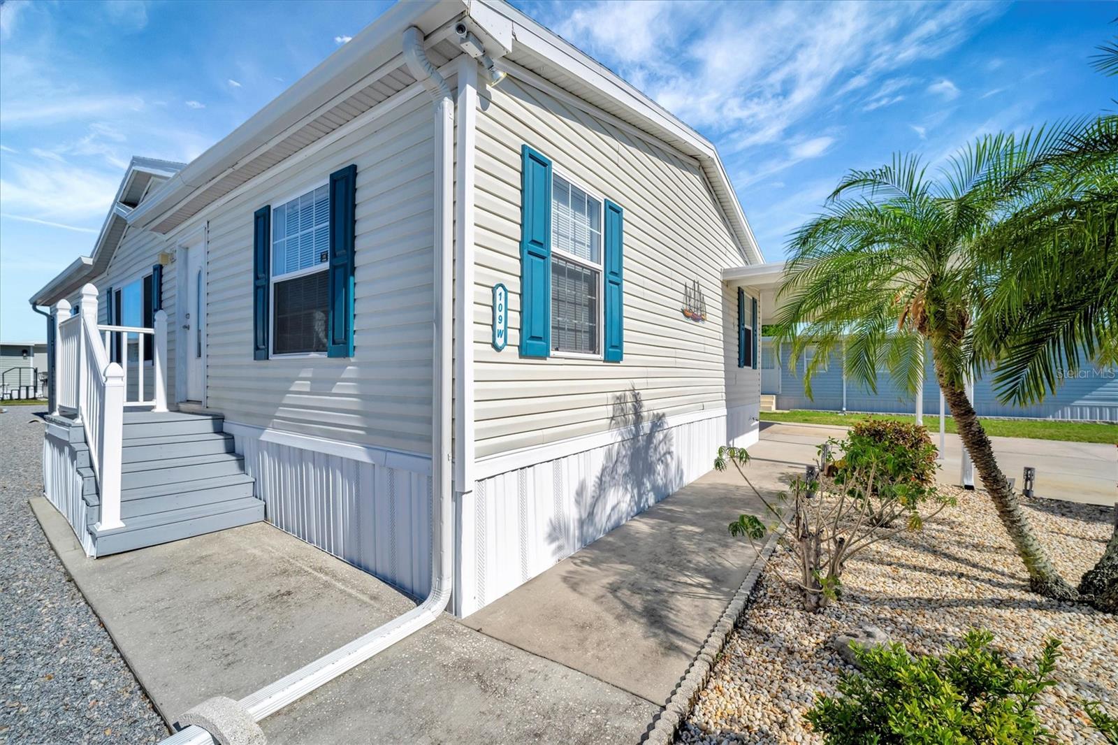 109 W SAINT LUCIA LOOP, APOLLO BEACH, FL, 33572
