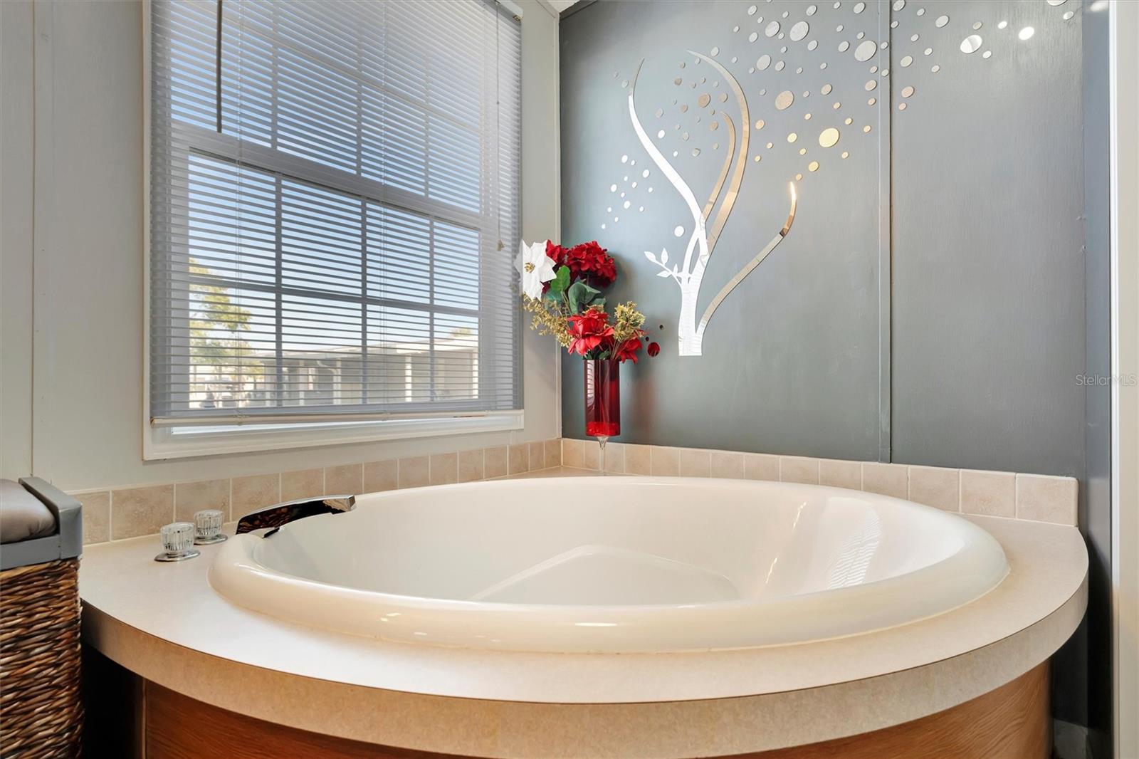 109 W SAINT LUCIA LOOP, APOLLO BEACH, FL, 33572