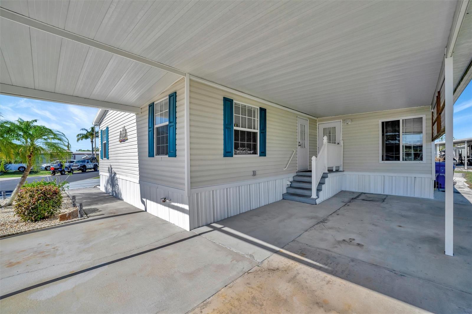 109 W SAINT LUCIA LOOP, APOLLO BEACH, FL, 33572