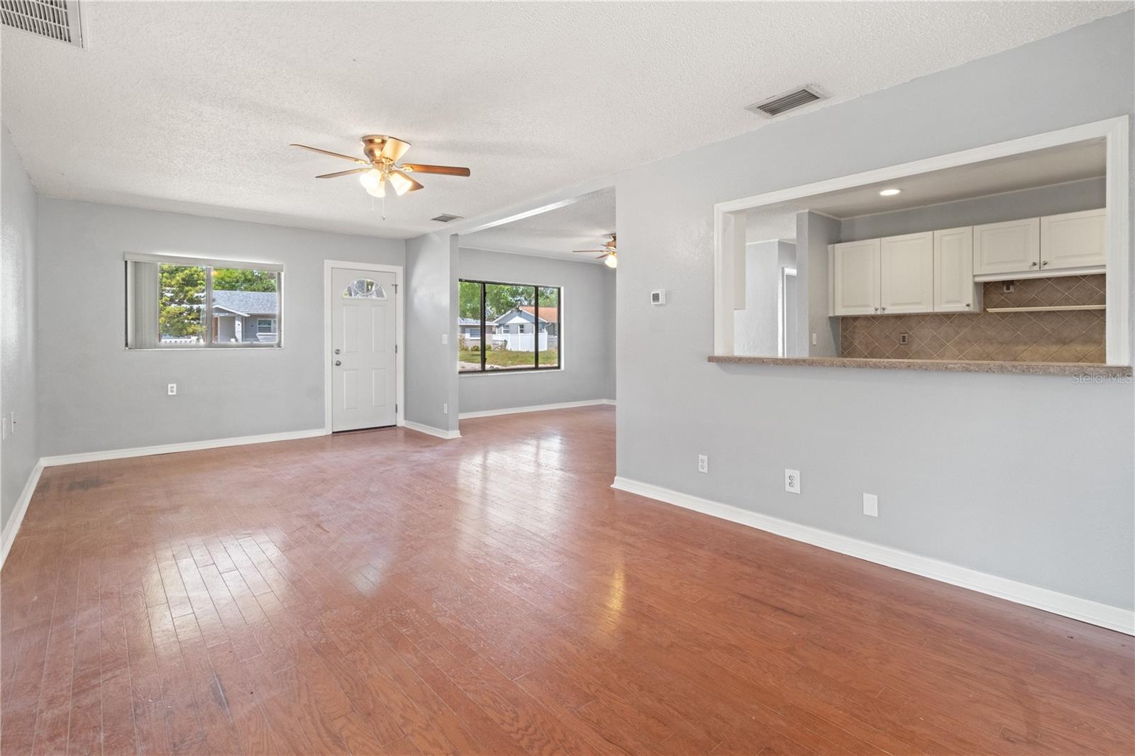 218 80TH AVE N, ST PETERSBURG, FL, 33702