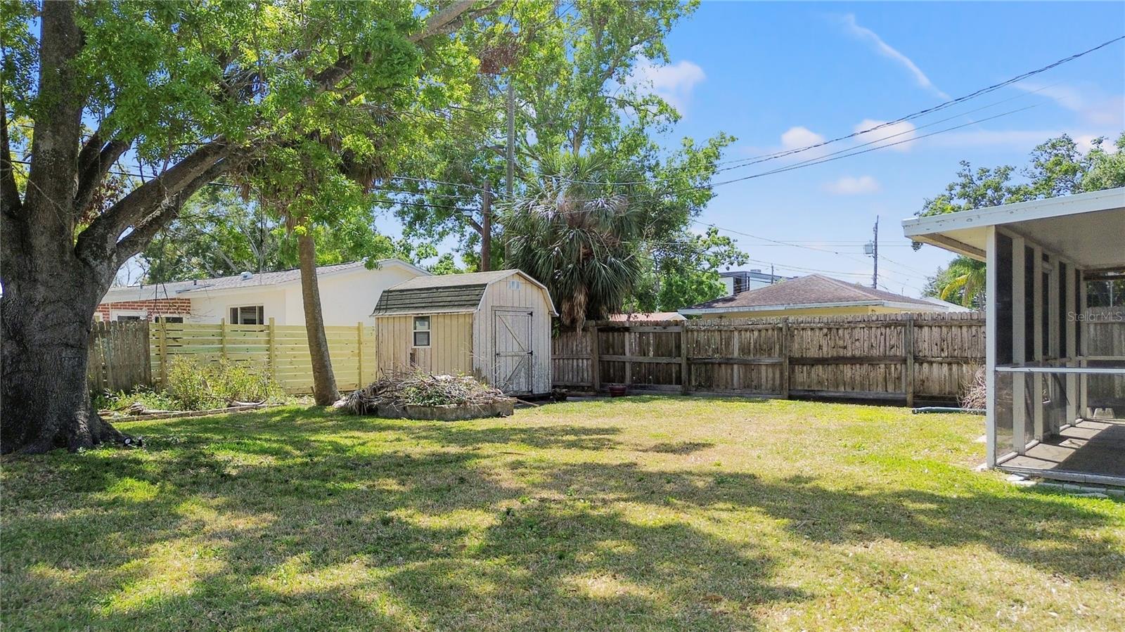 218 80TH AVE N, ST PETERSBURG, FL, 33702