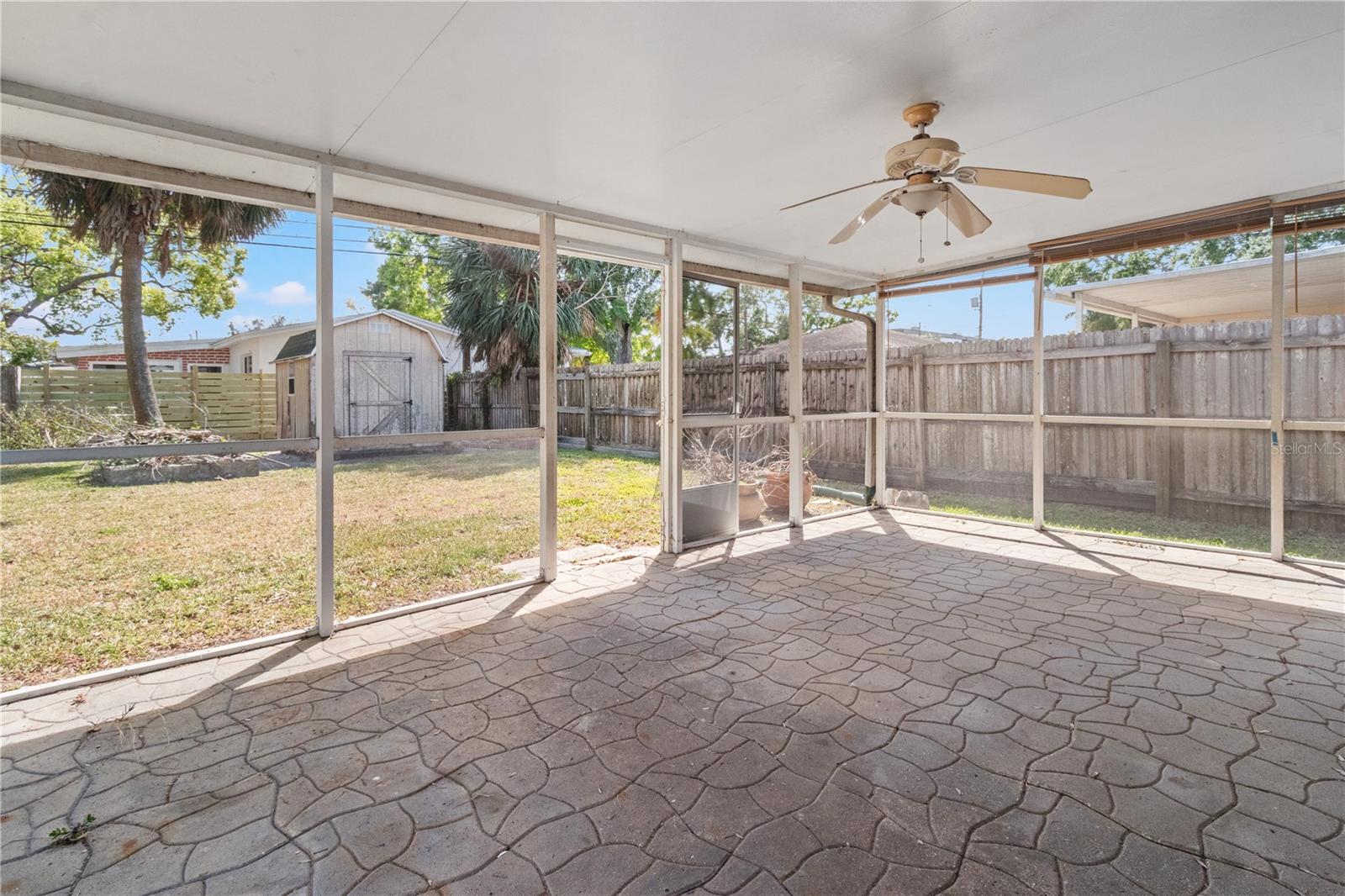 218 80TH AVE N, ST PETERSBURG, FL, 33702