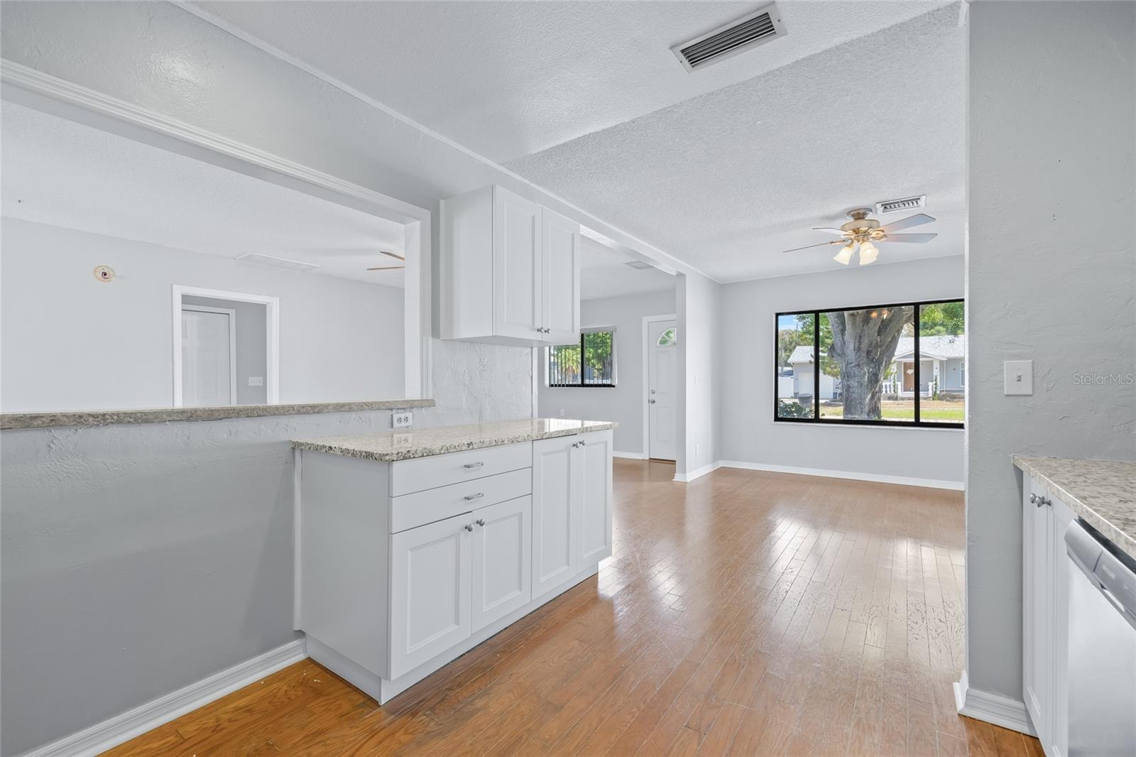 218 80TH AVE N, ST PETERSBURG, FL, 33702