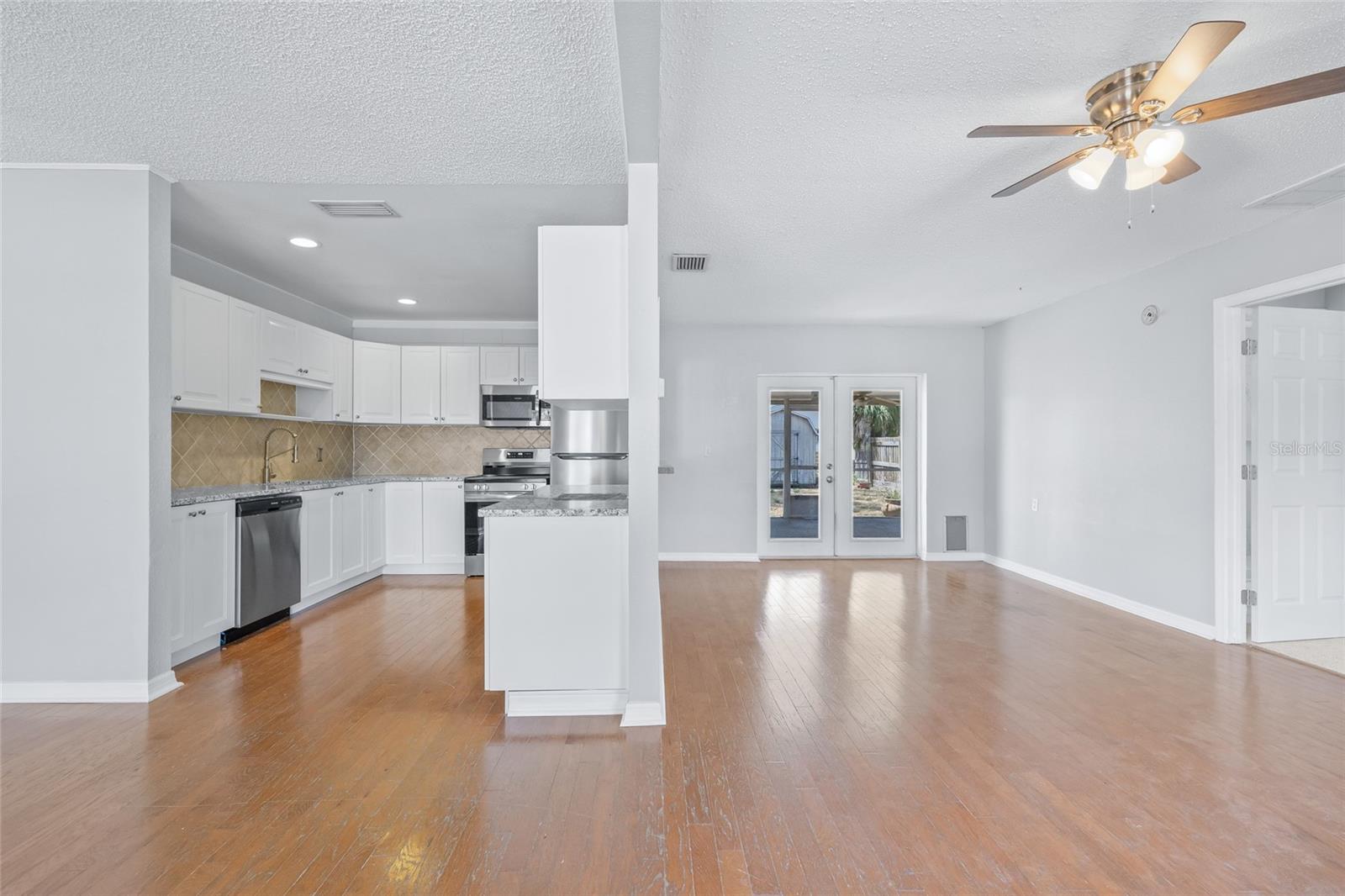 218 80TH AVE N, ST PETERSBURG, FL, 33702