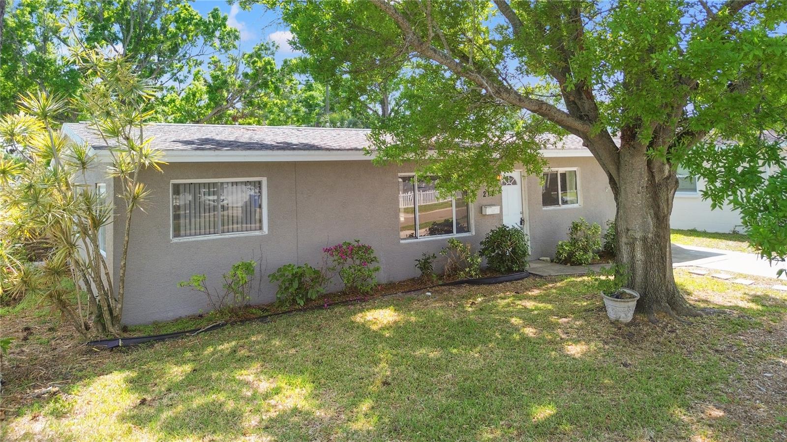 218 80TH AVE N, ST PETERSBURG, FL, 33702