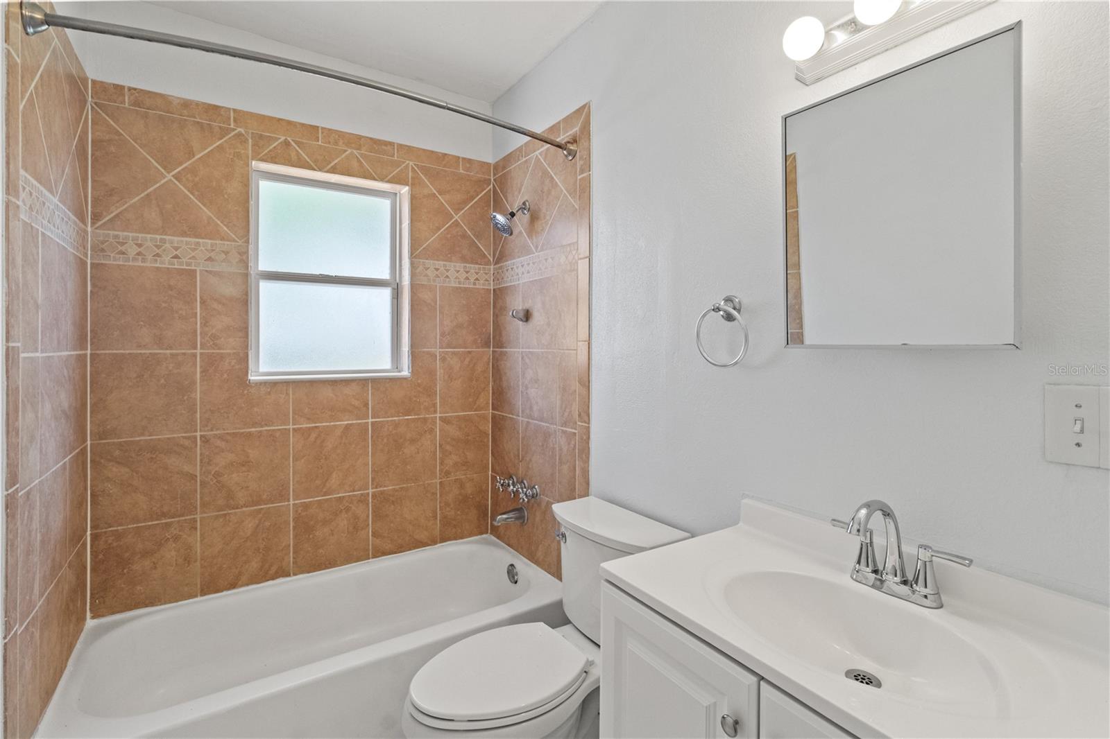 218 80TH AVE N, ST PETERSBURG, FL, 33702