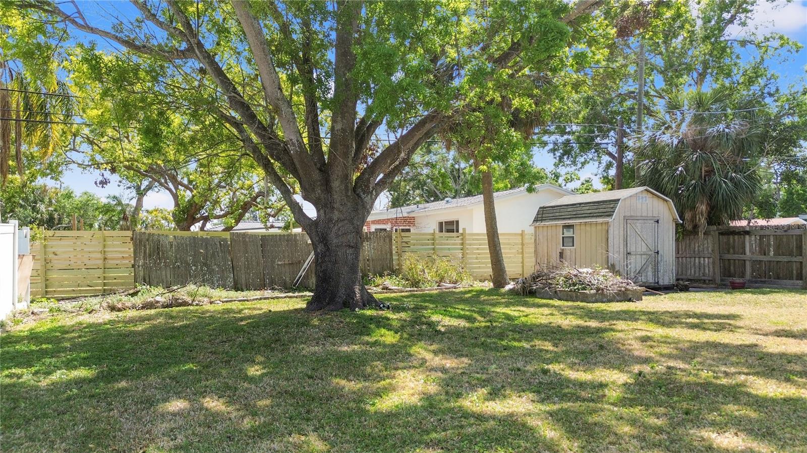 218 80TH AVE N, ST PETERSBURG, FL, 33702