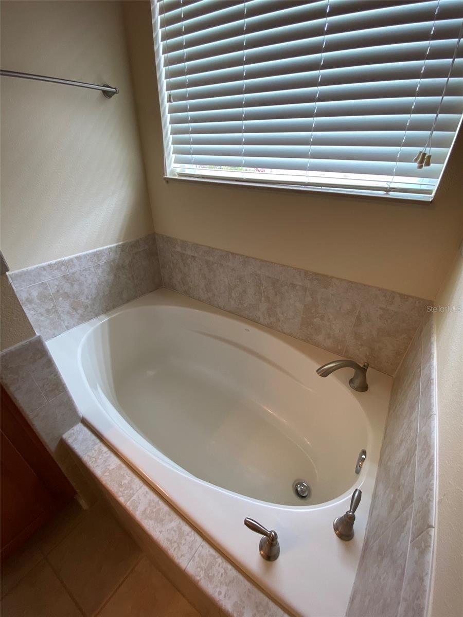 1612 LINCOLNSHIRE DR, DELAND, FL, 32724