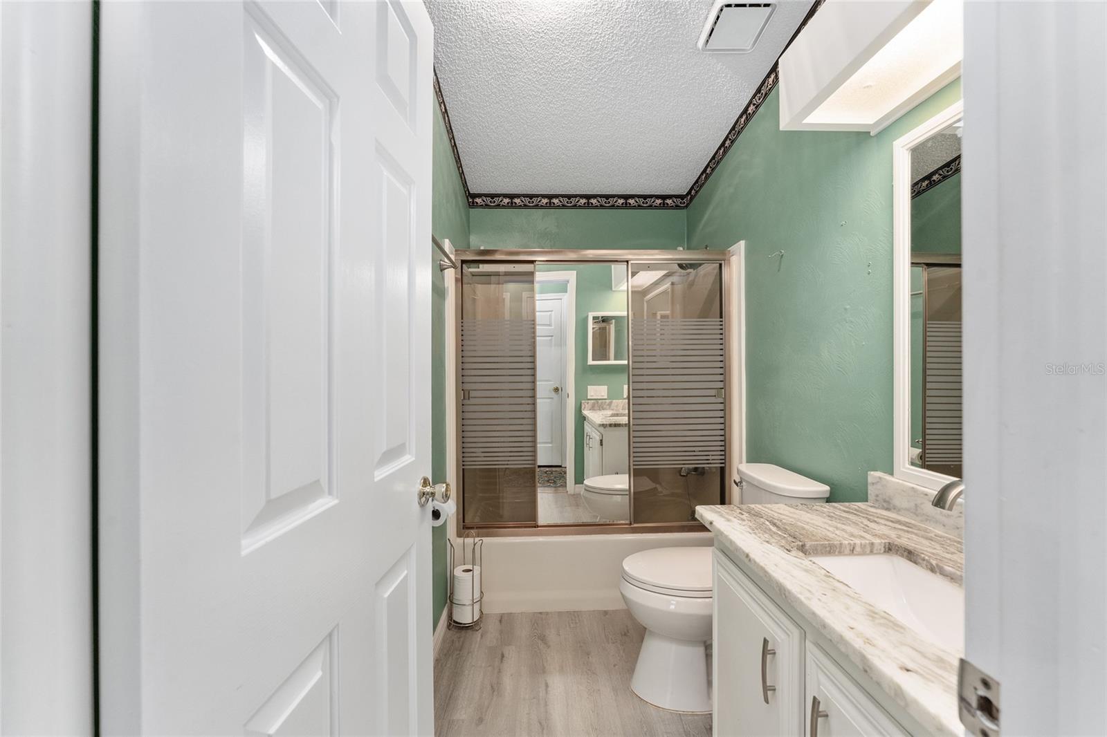 1401 W SCHWARTZ BLVD, LADY LAKE, FL, 32159